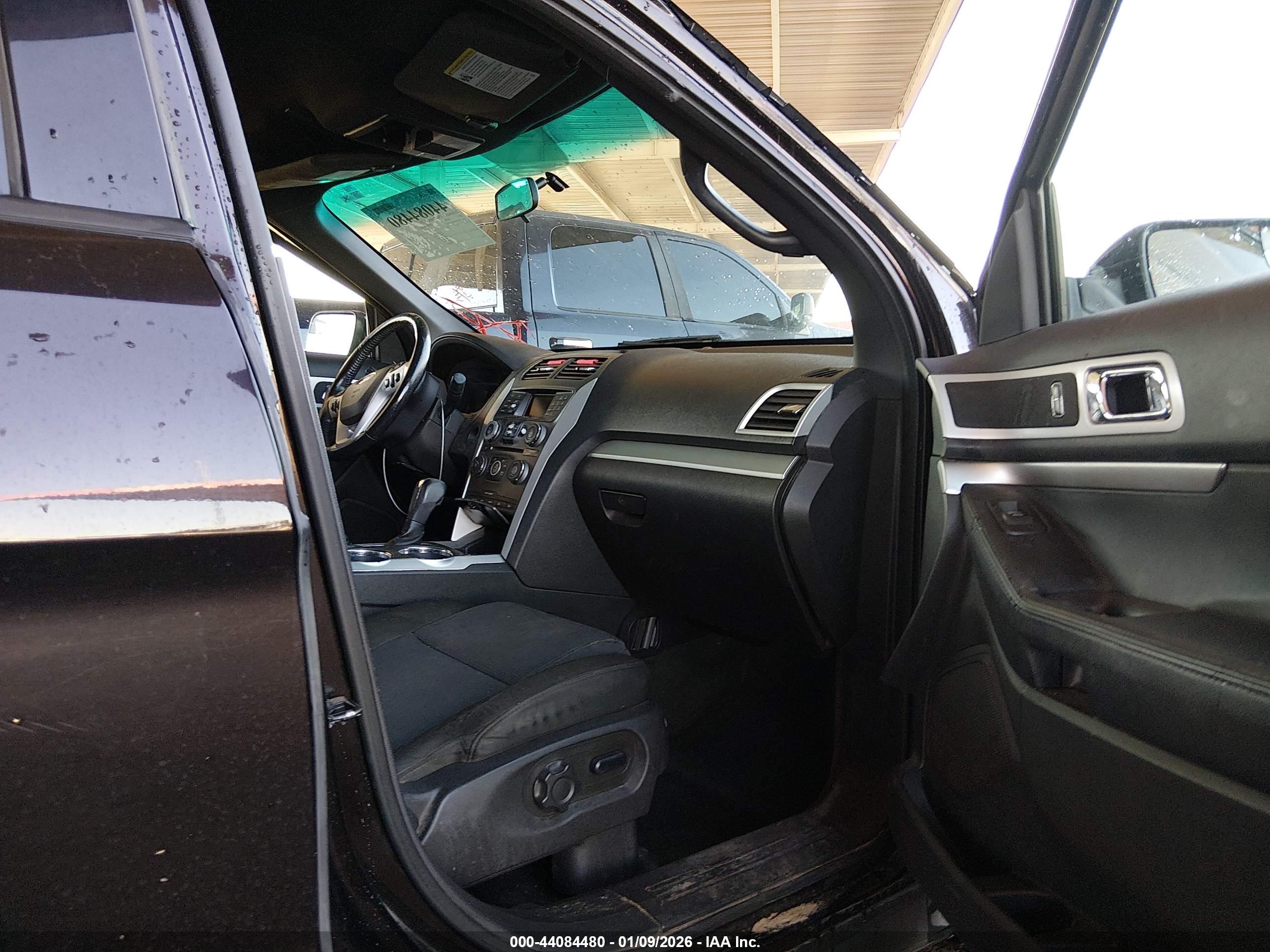 FORD EXPLORER image 5