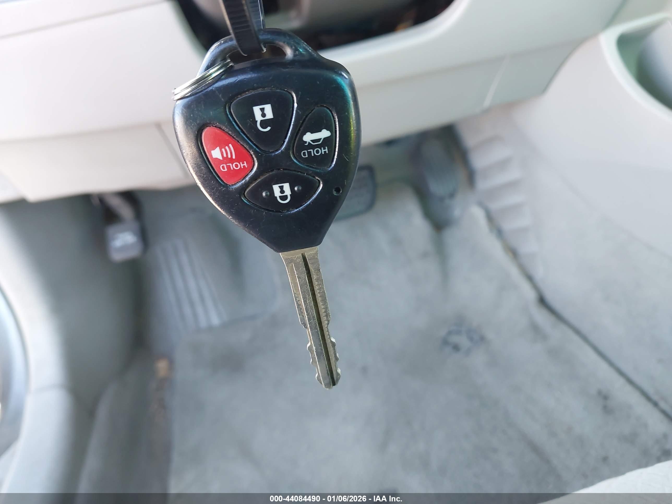 TOYOTA CAMRY image 11