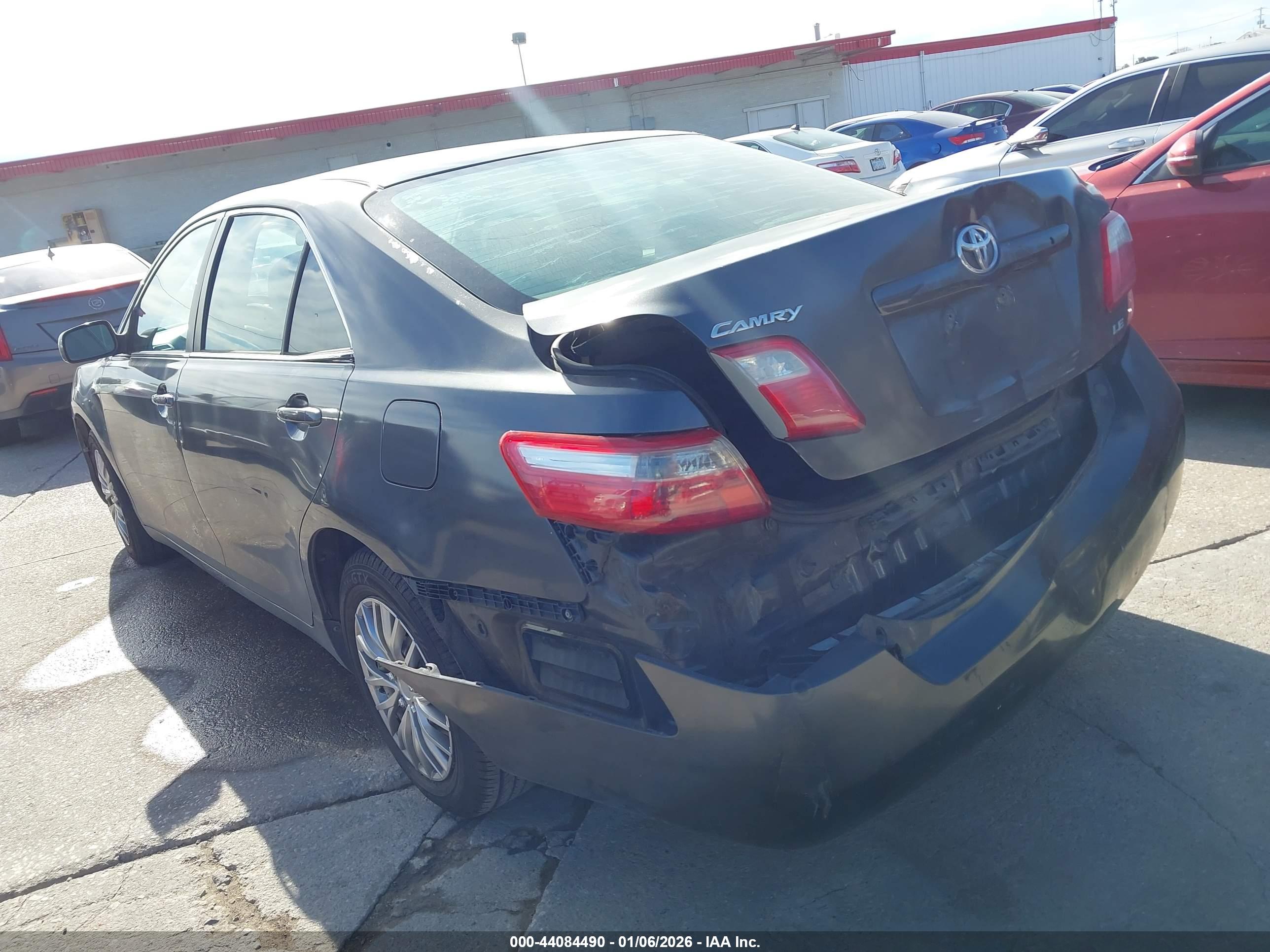 TOYOTA CAMRY image 3