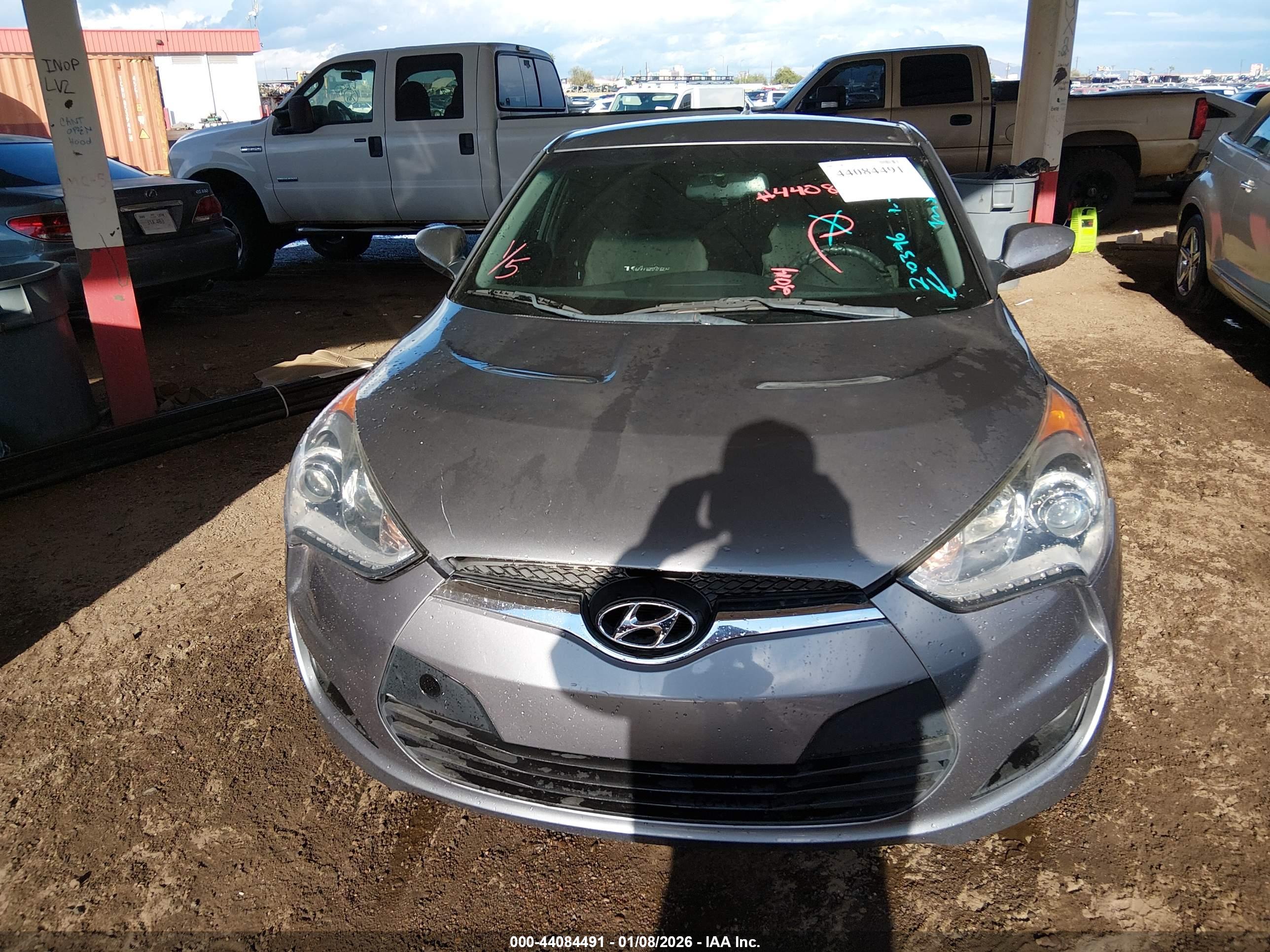 HYUNDAI VELOSTER image 6