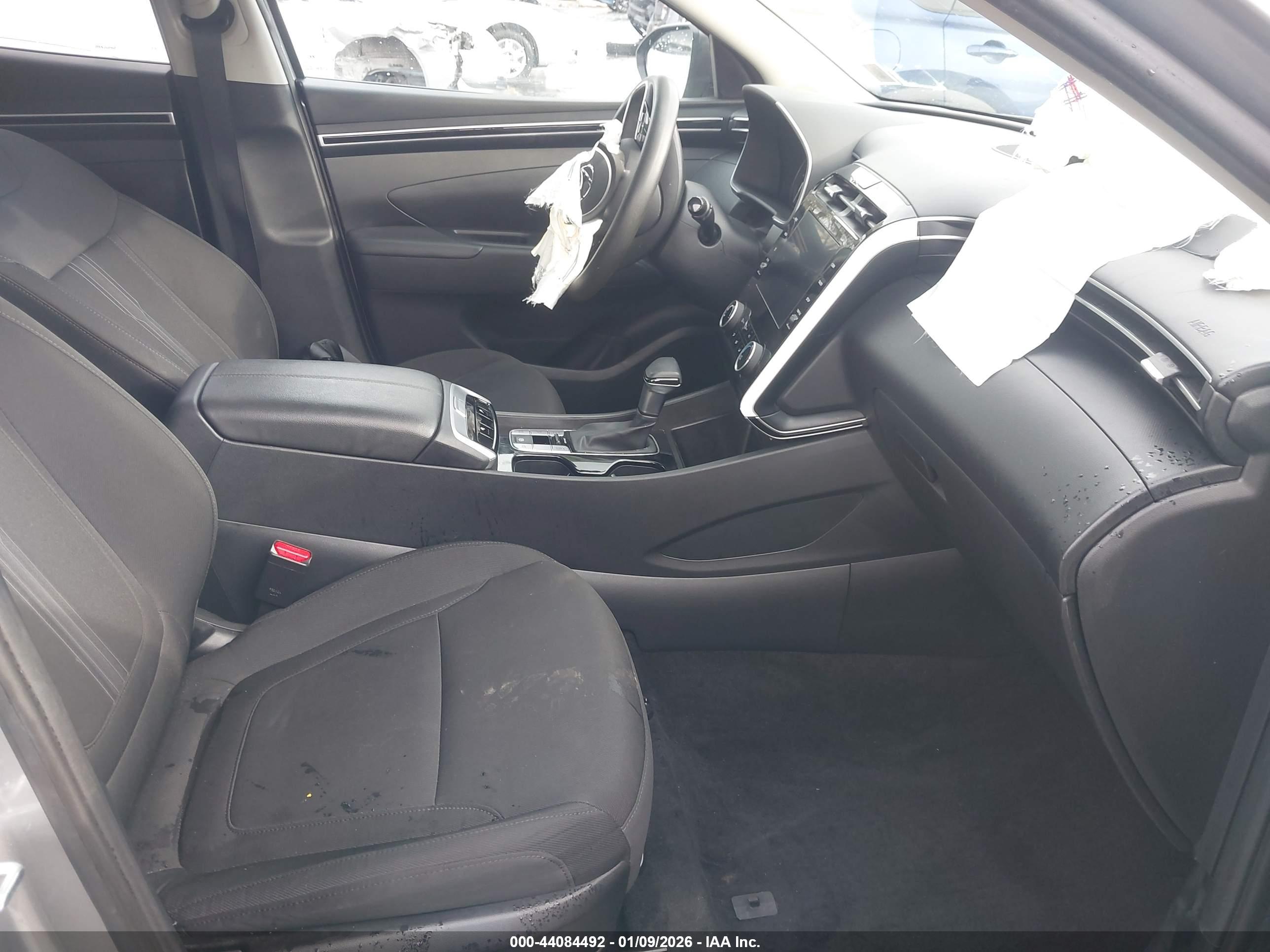HYUNDAI TUCSON image 5