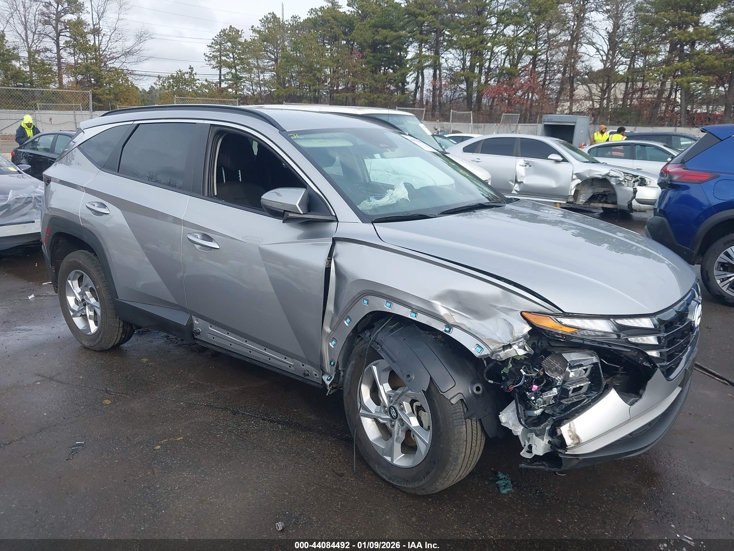 HYUNDAI TUCSON image 6