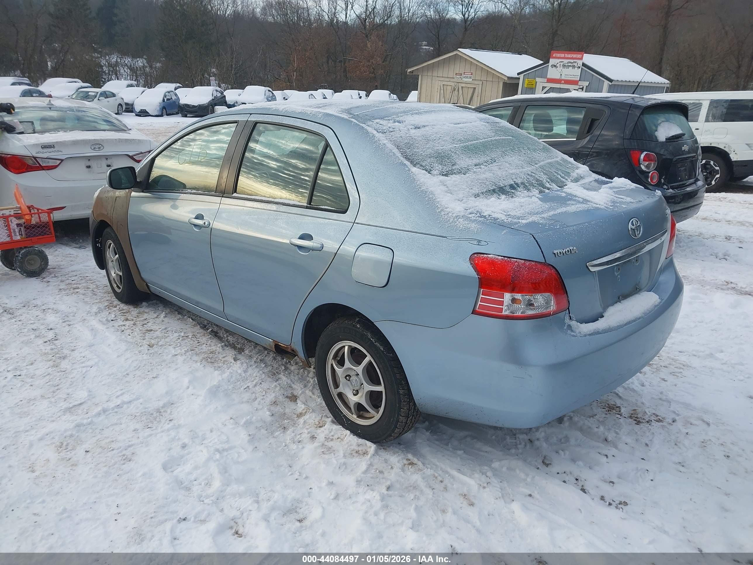 TOYOTA YARIS image 3