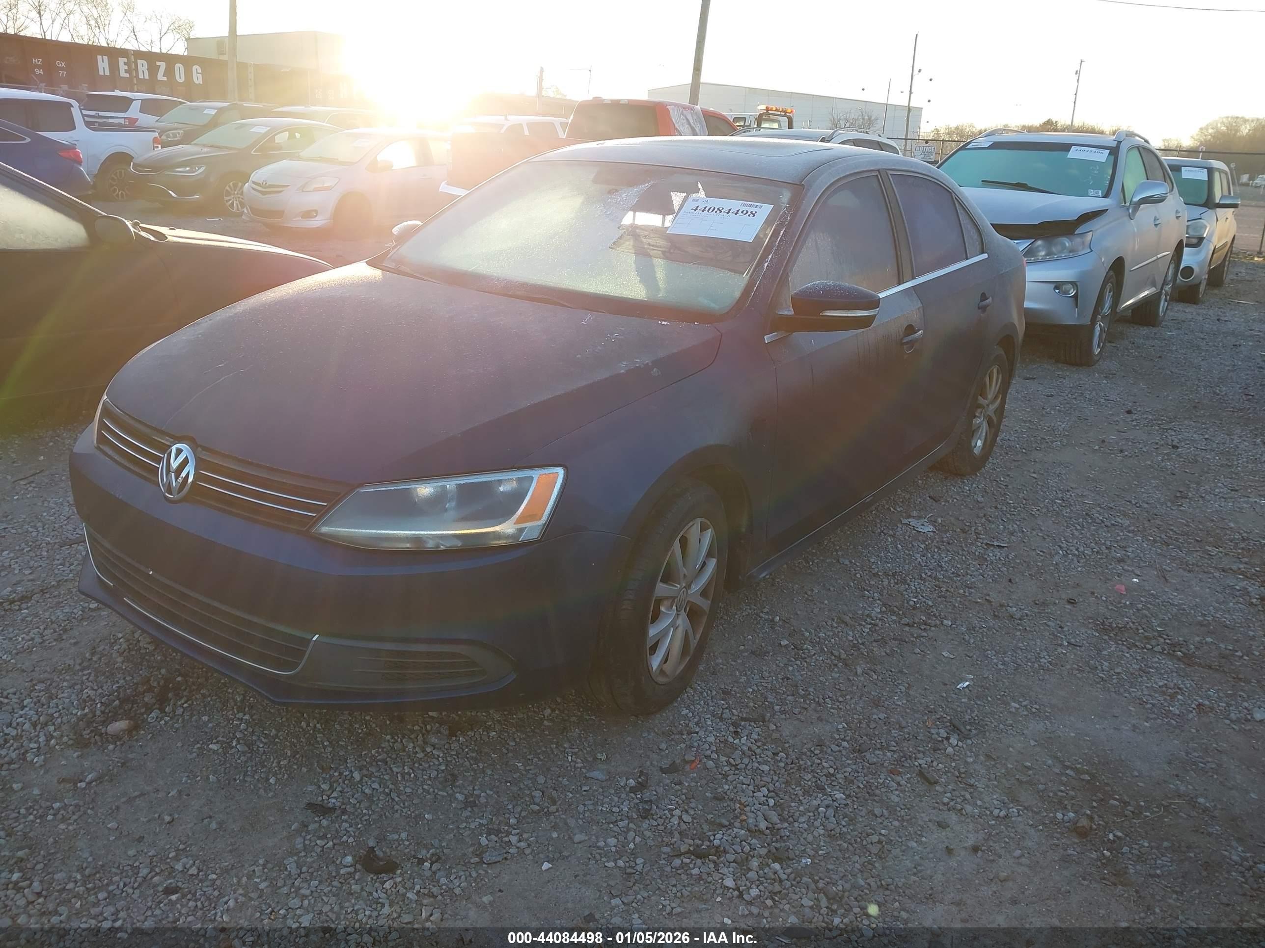 VOLKSWAGEN JETTA image 2