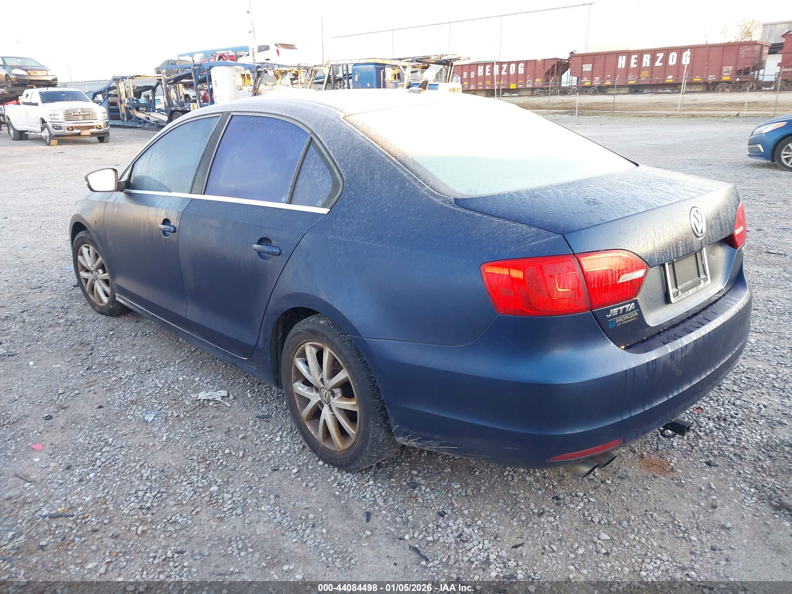 VOLKSWAGEN JETTA image 3