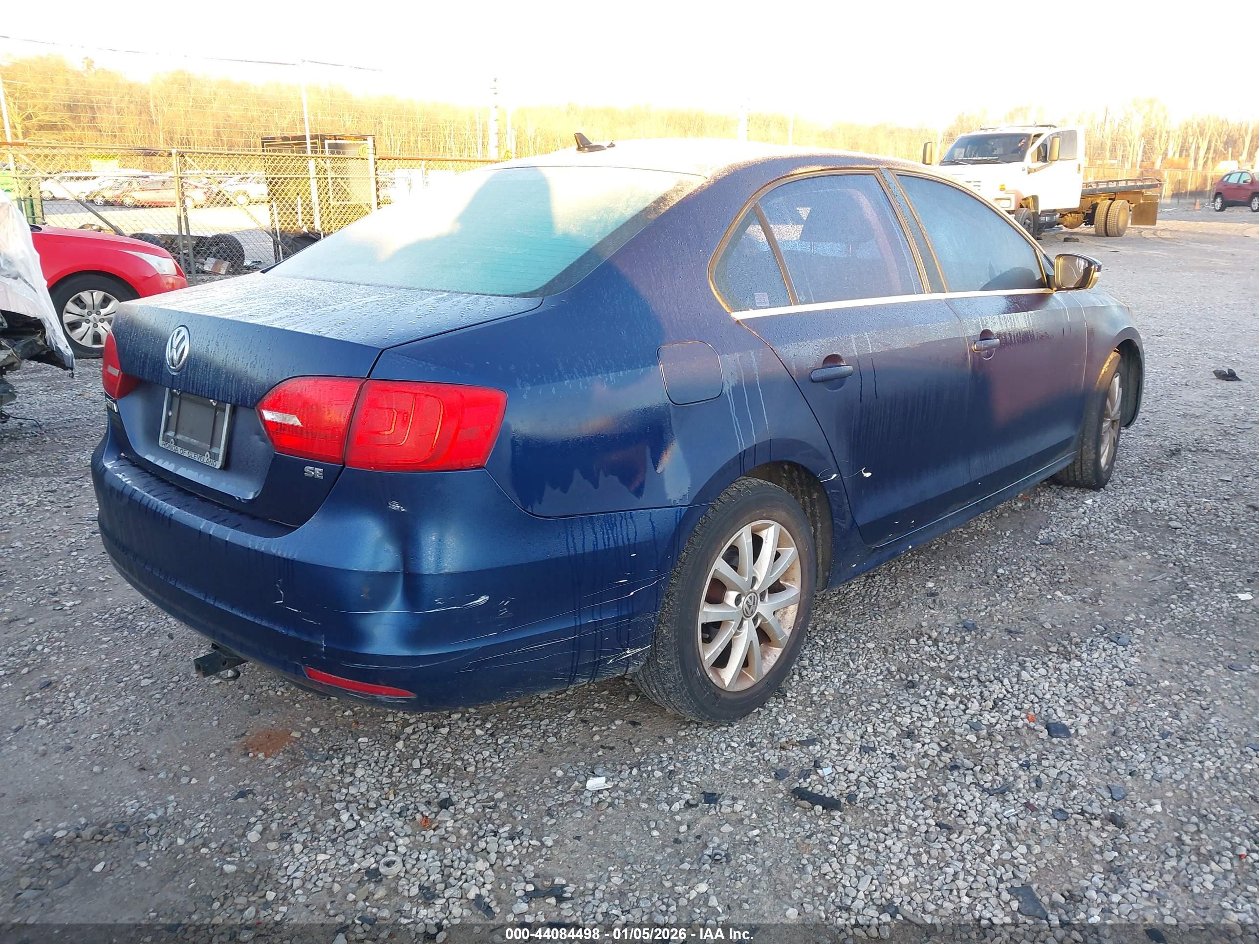 VOLKSWAGEN JETTA image 4