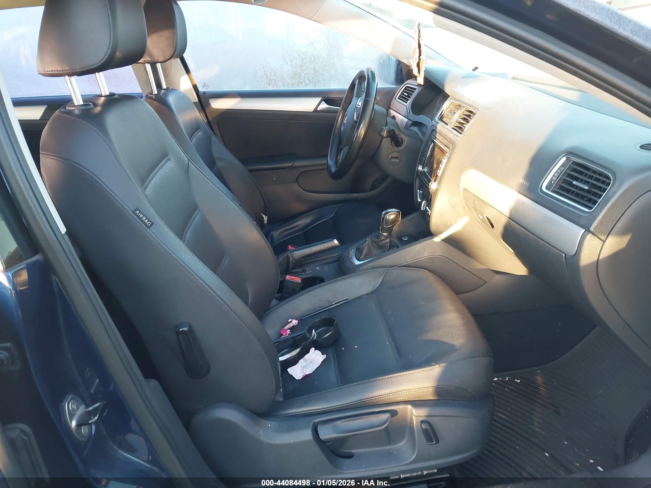 VOLKSWAGEN JETTA image 5