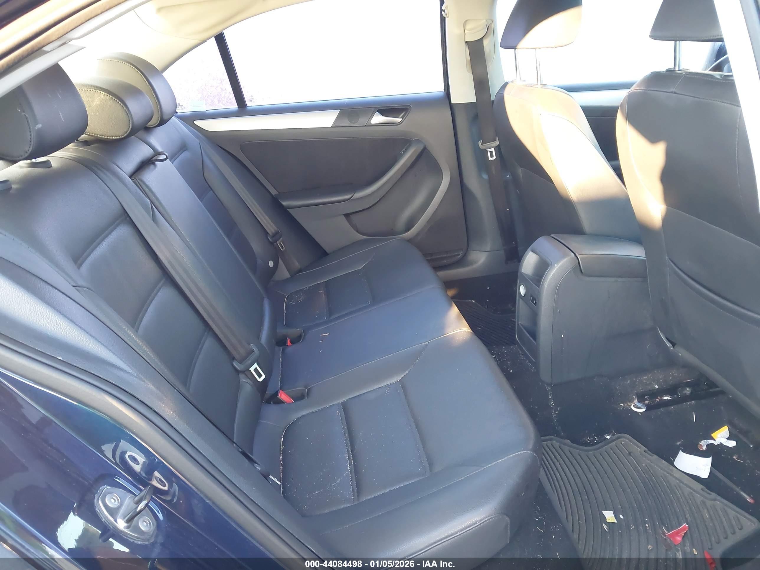 VOLKSWAGEN JETTA image 8