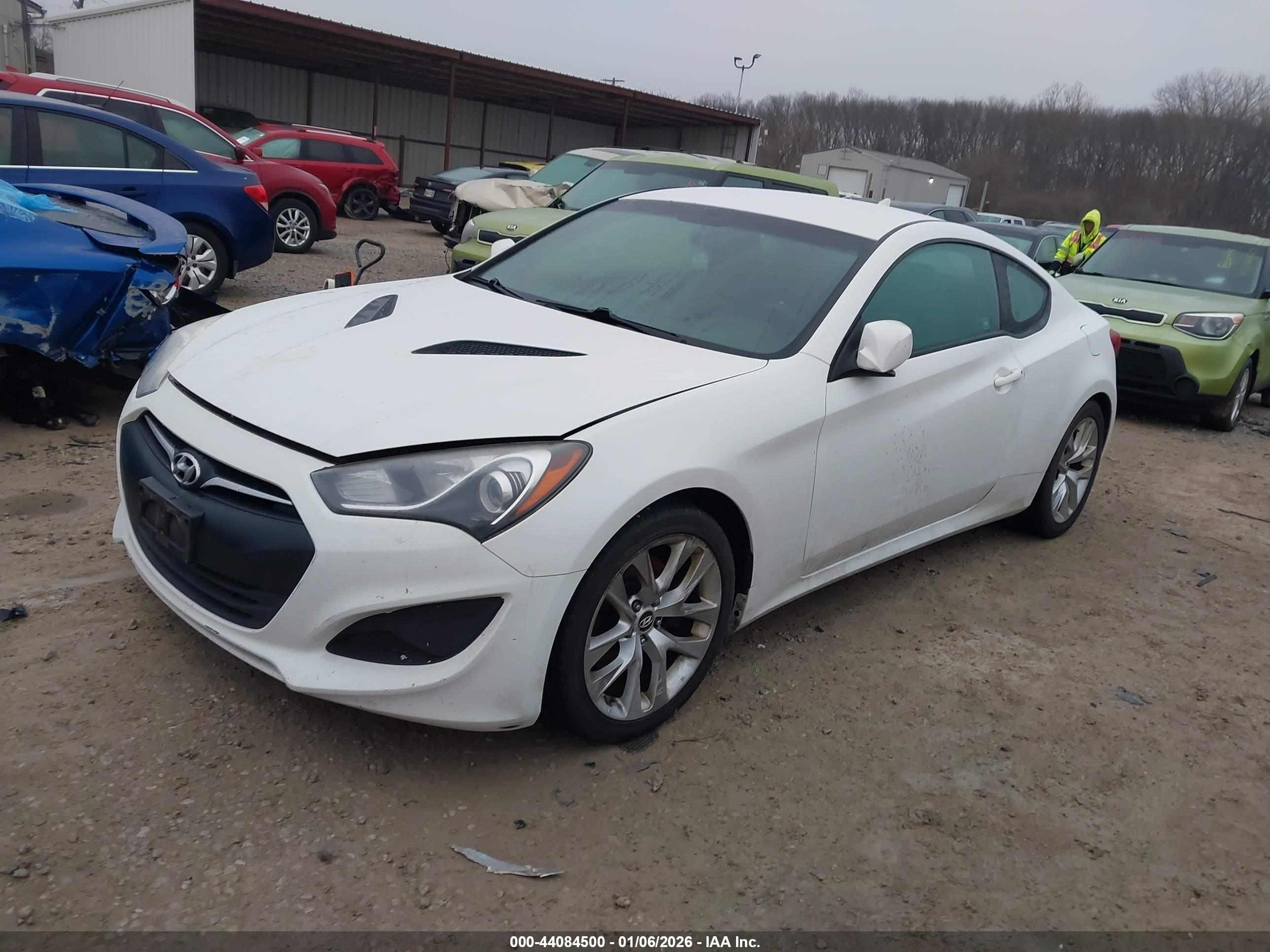 HYUNDAI GENESIS image 2
