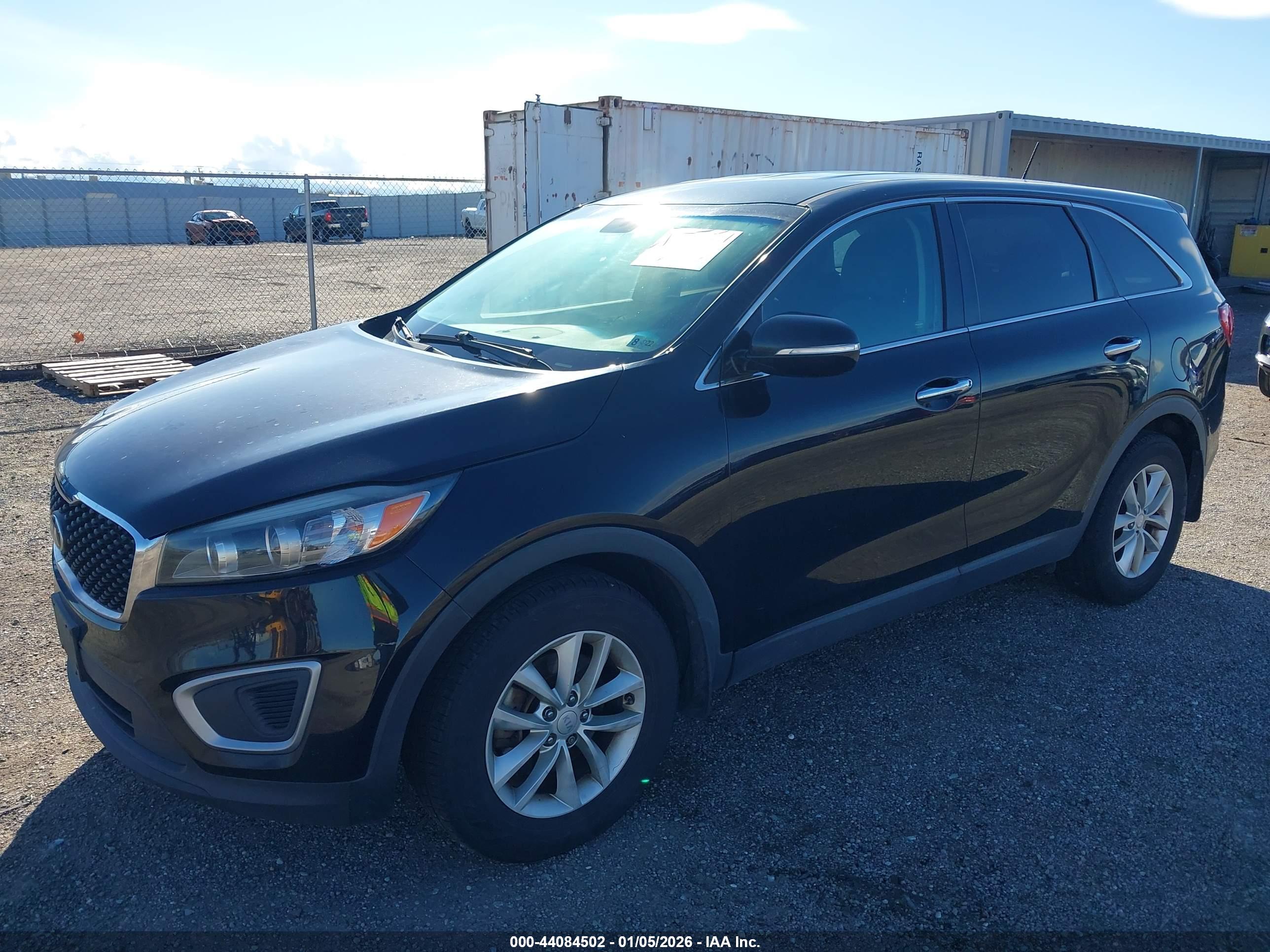 KIA SORENTO image 2