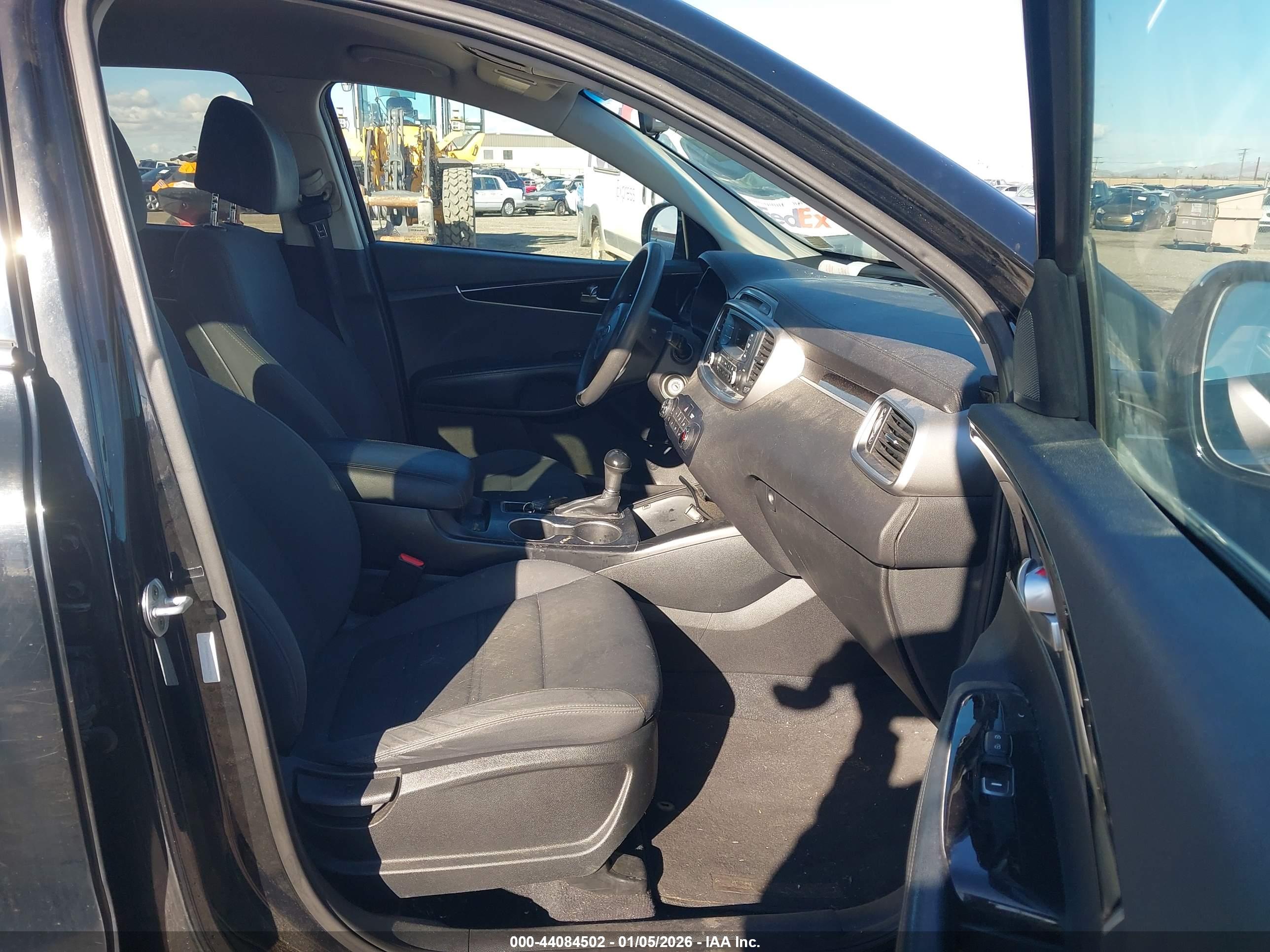 KIA SORENTO image 5