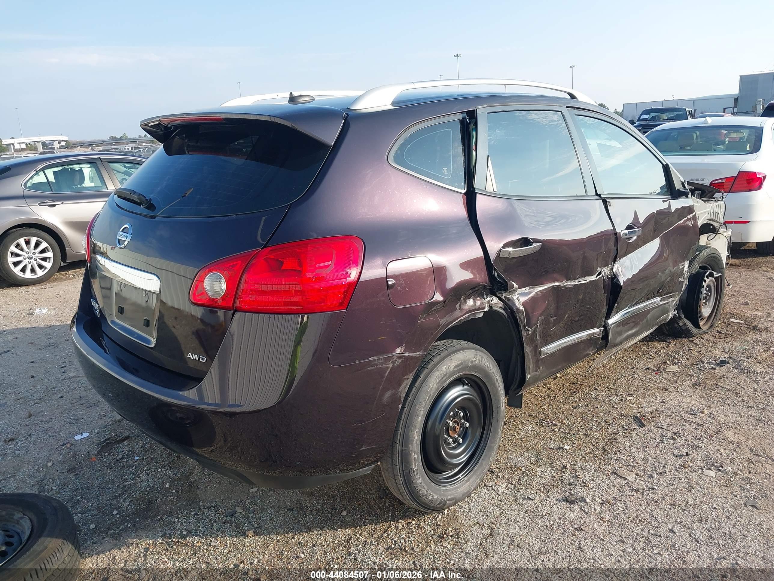 NISSAN ROGUE image 4