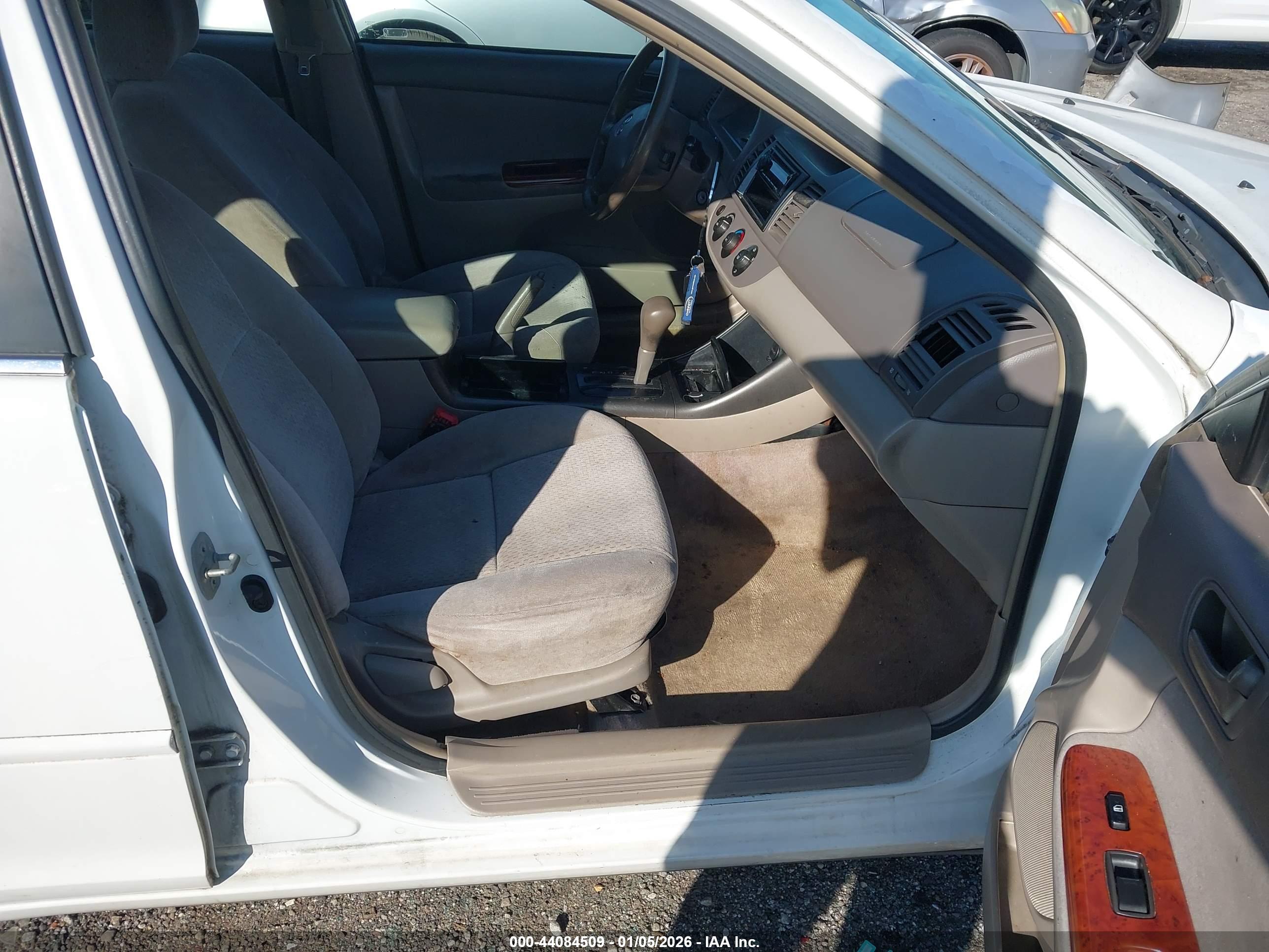 TOYOTA CAMRY image 5