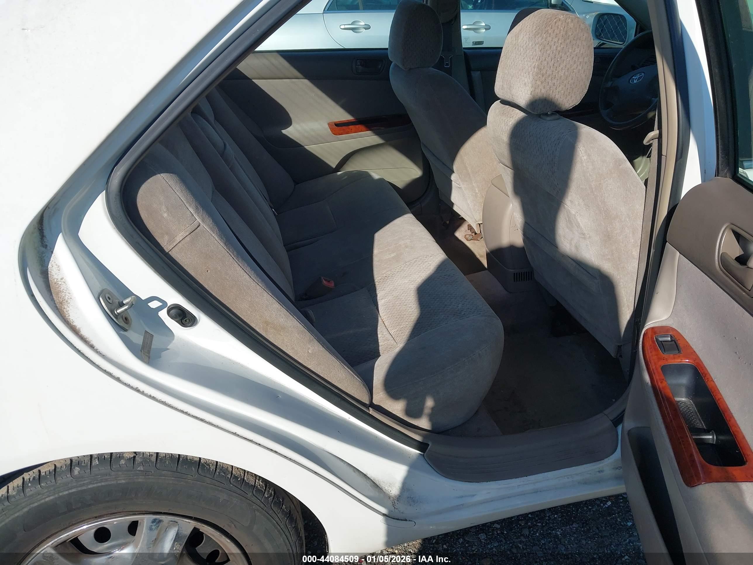TOYOTA CAMRY image 8