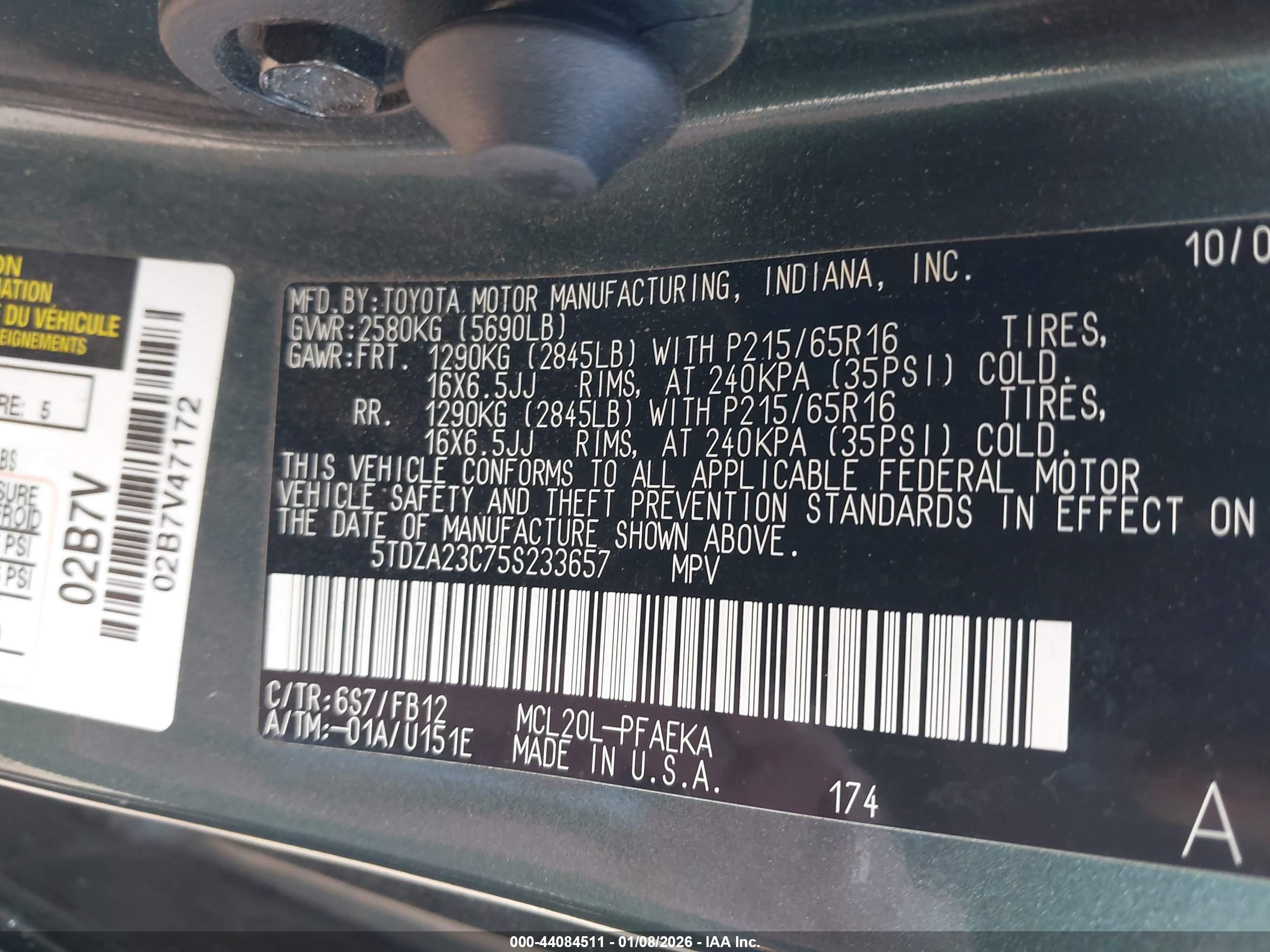 TOYOTA SIENNA image 9