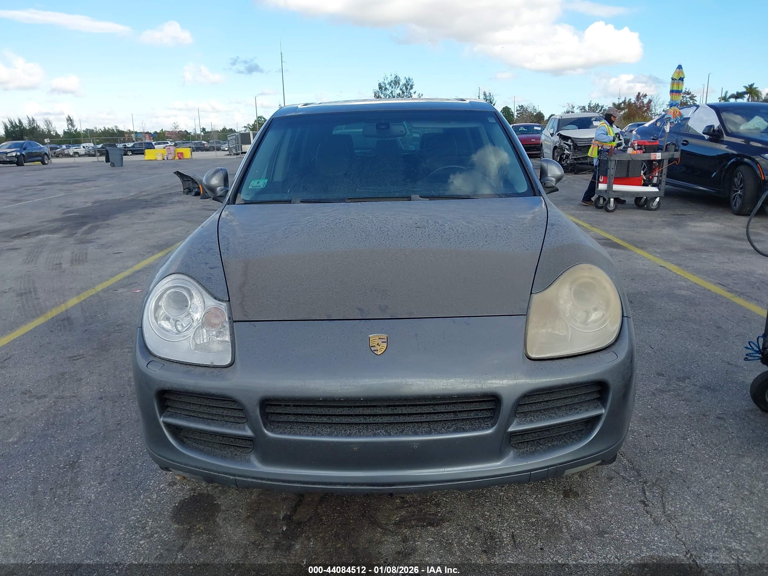 PORSCHE CAYENNE image 6