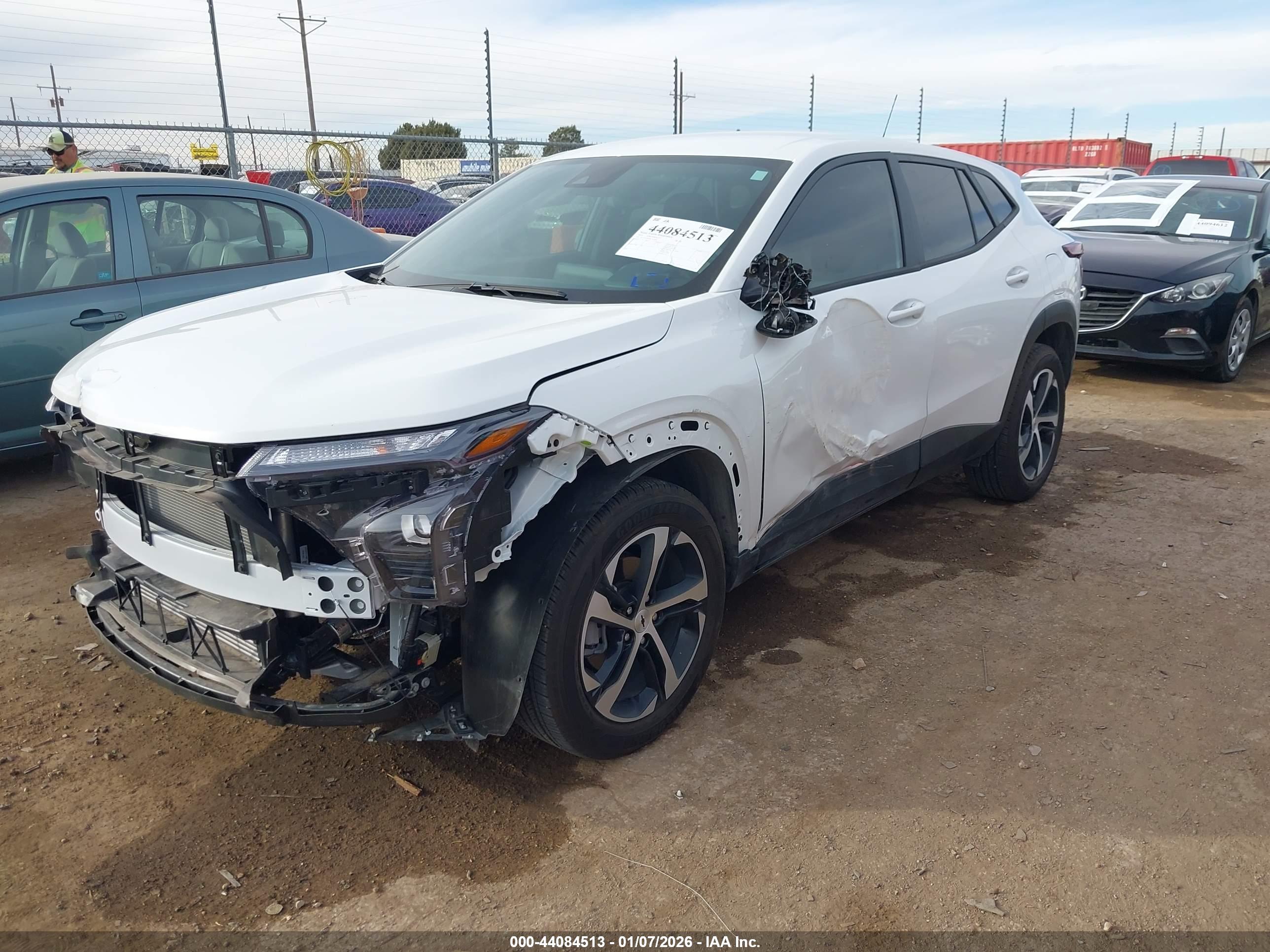CHEVROLET TRAX image 2