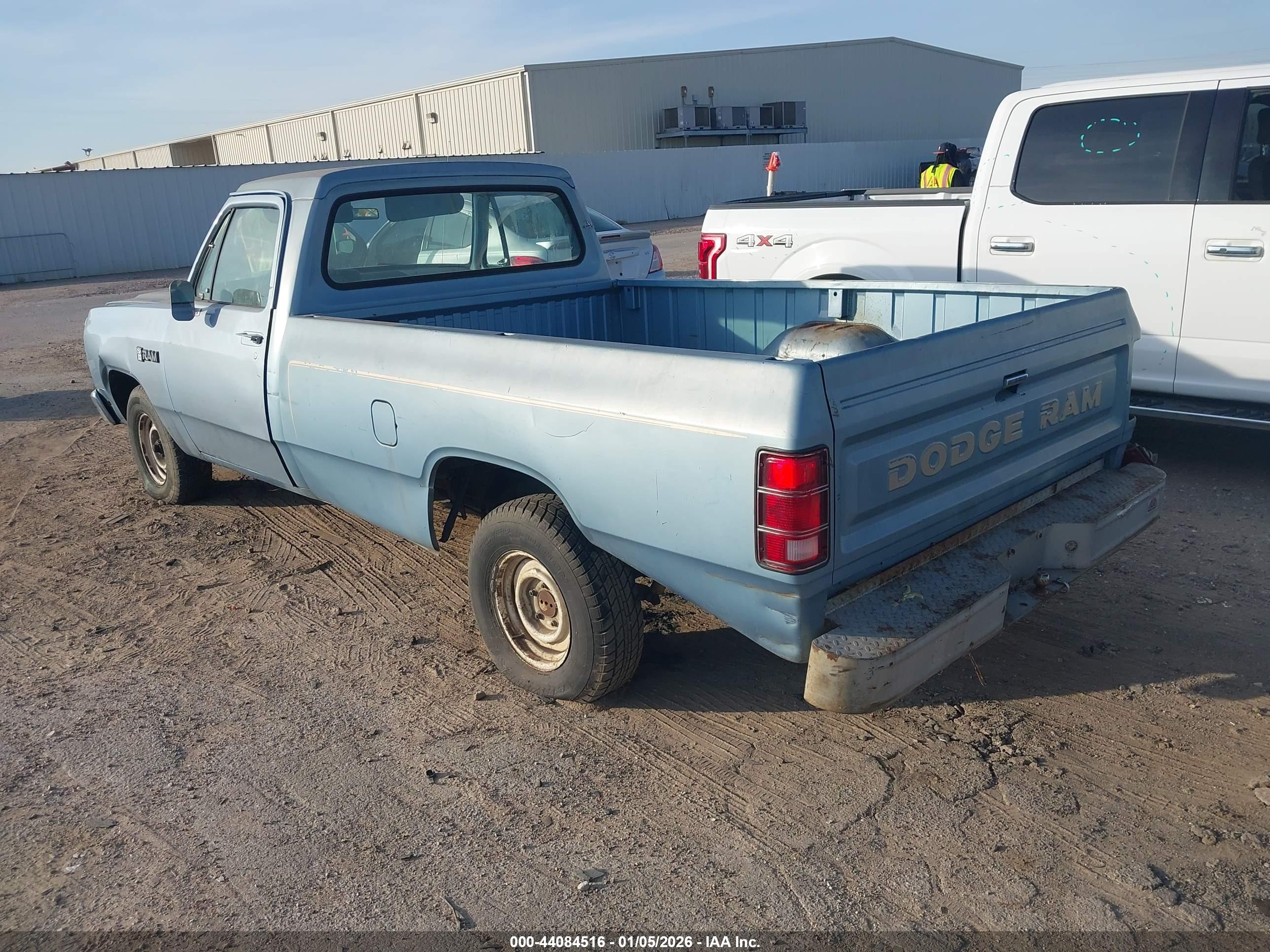 DODGE D-SERIES image 3