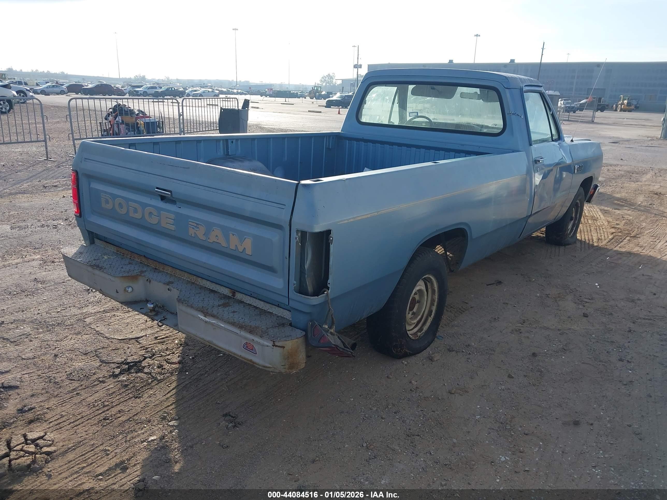 DODGE D-SERIES image 4