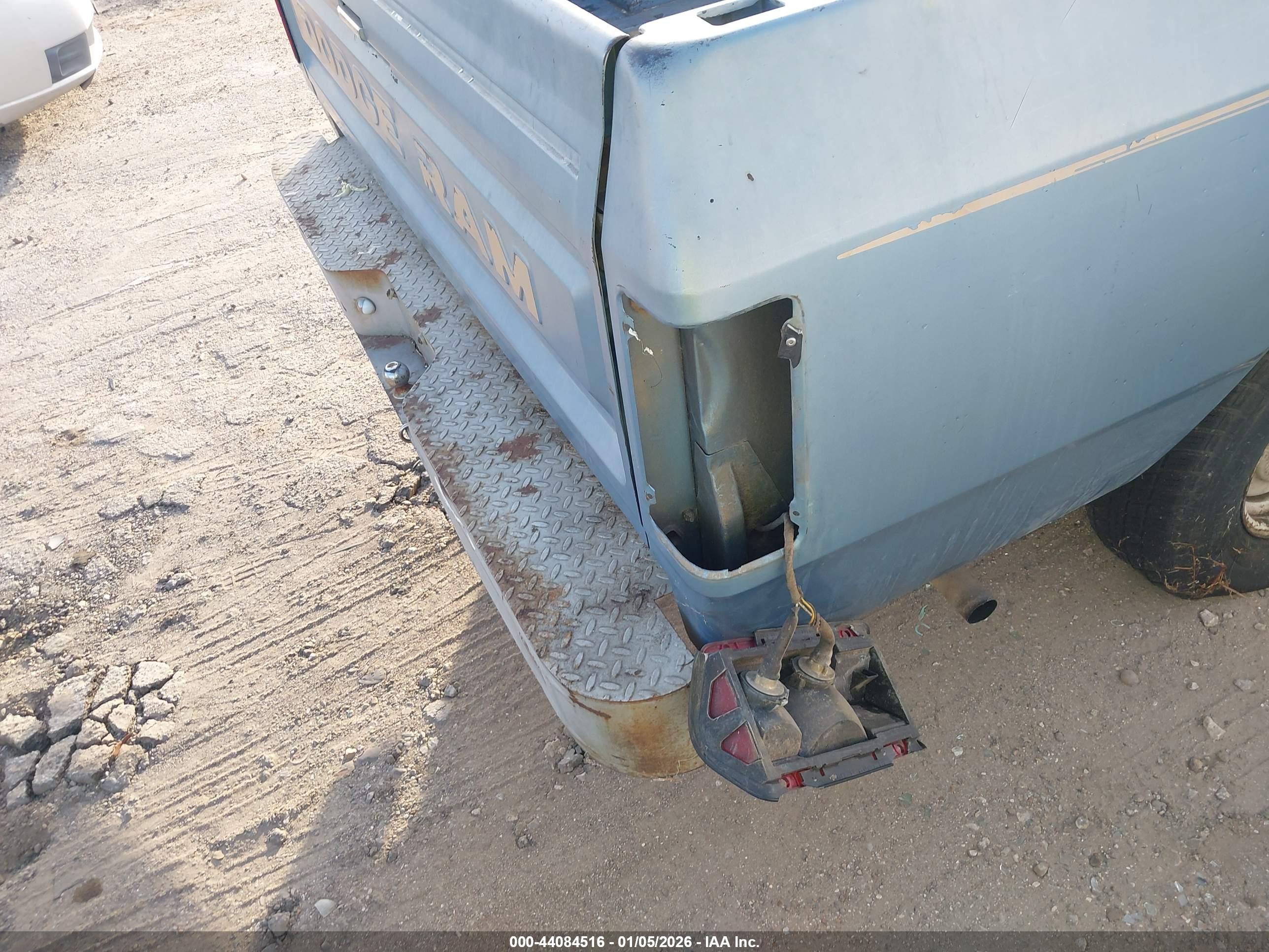 DODGE D-SERIES image 6
