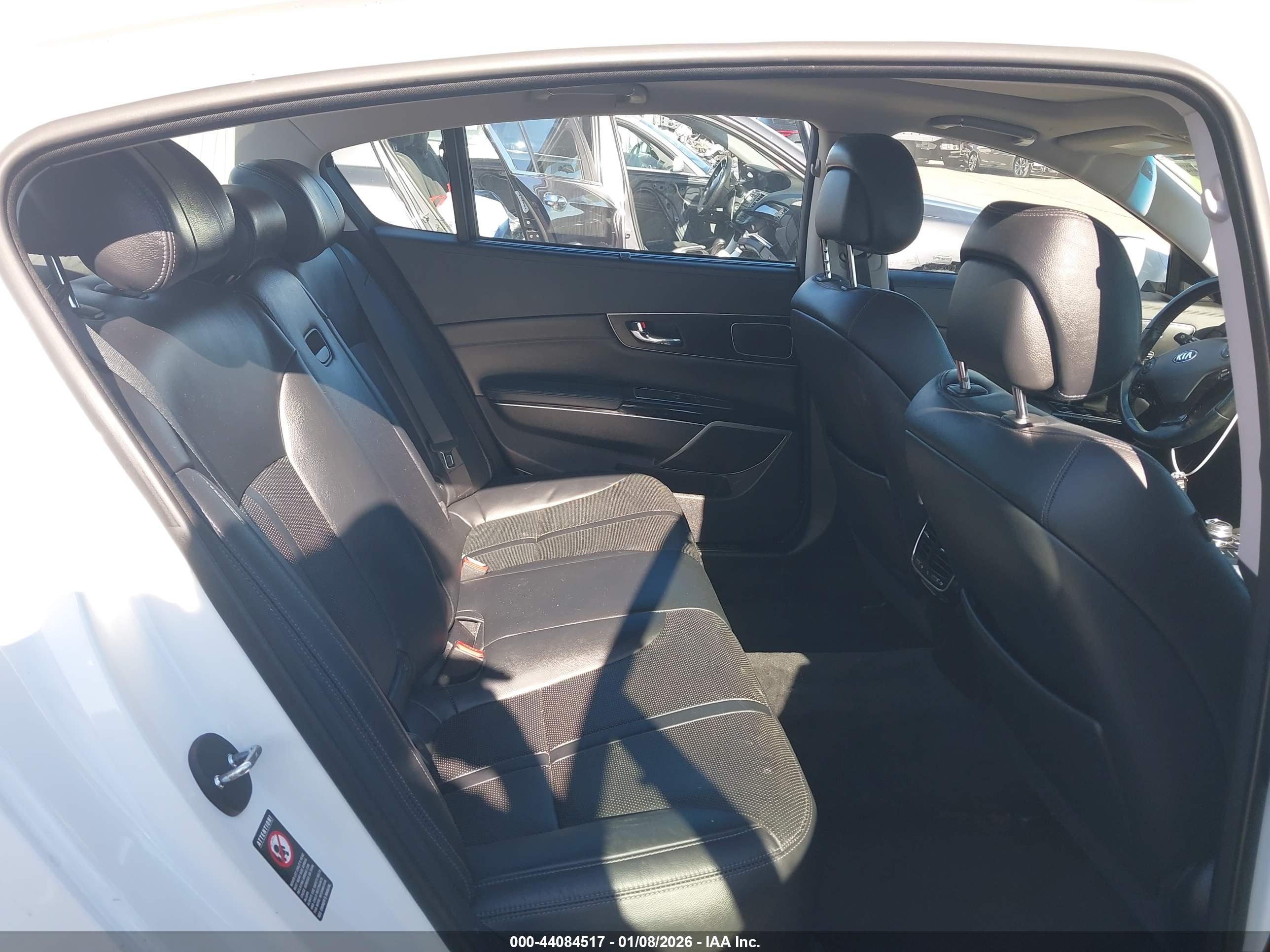 KIA K900 image 8