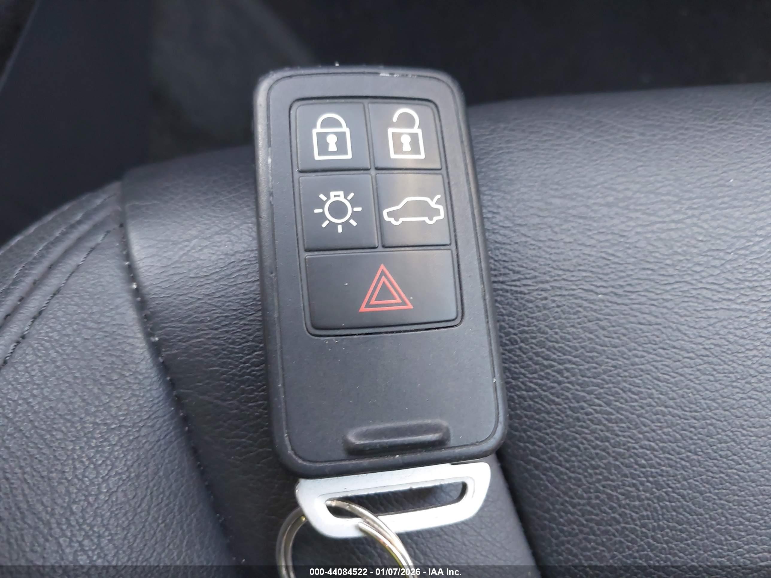 VOLVO S60 image 11
