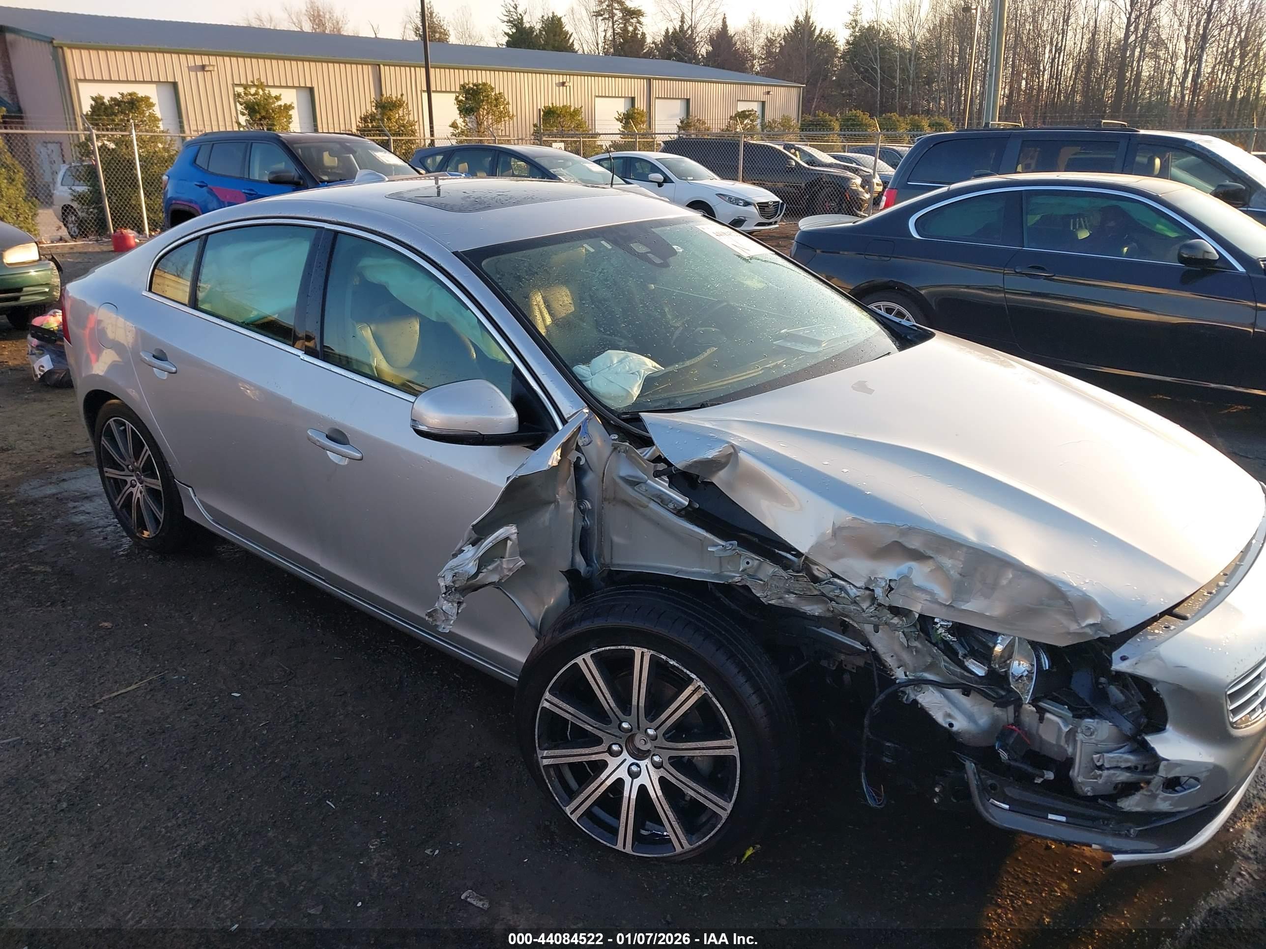 VOLVO S60 image 6