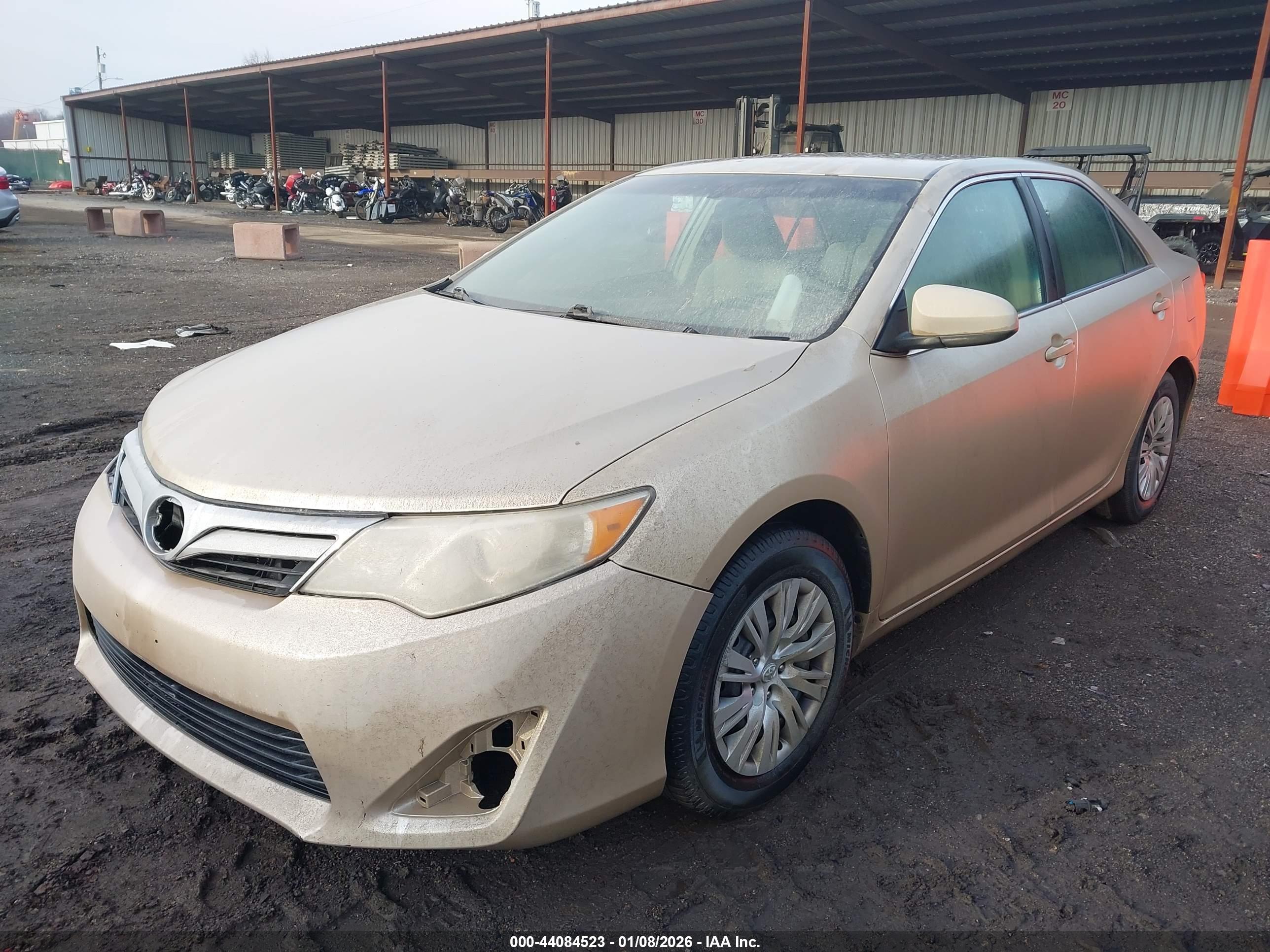 TOYOTA CAMRY image 2
