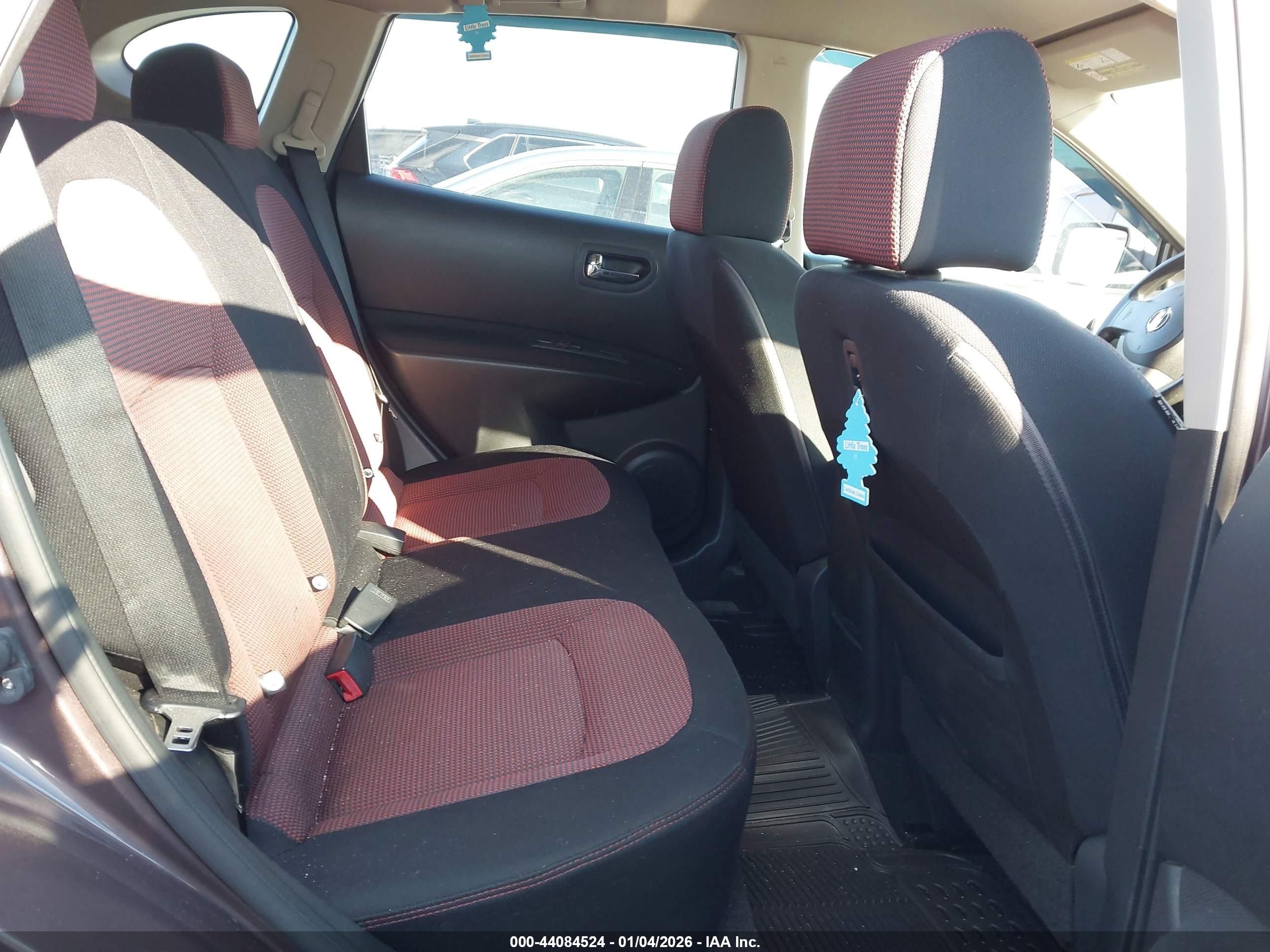 NISSAN ROGUE image 8
