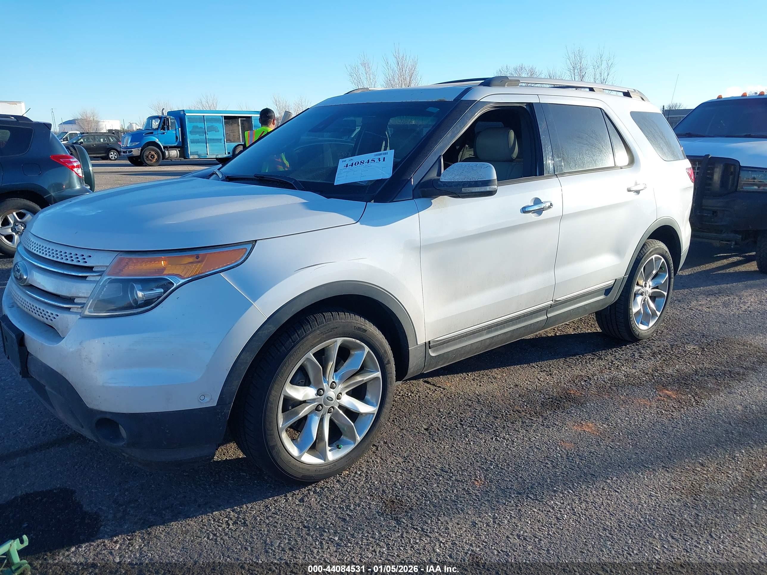 FORD EXPLORER image 2