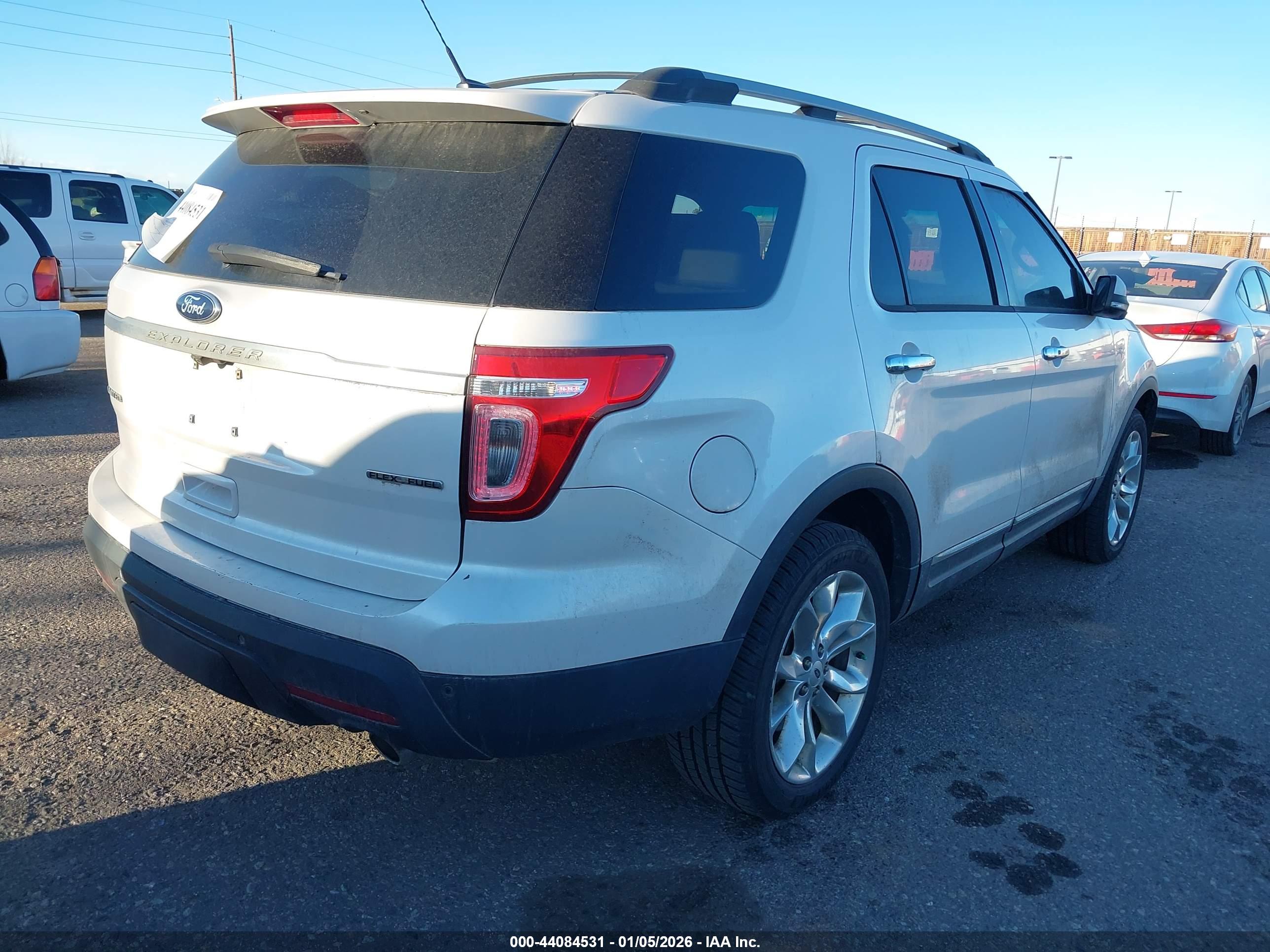 FORD EXPLORER image 4
