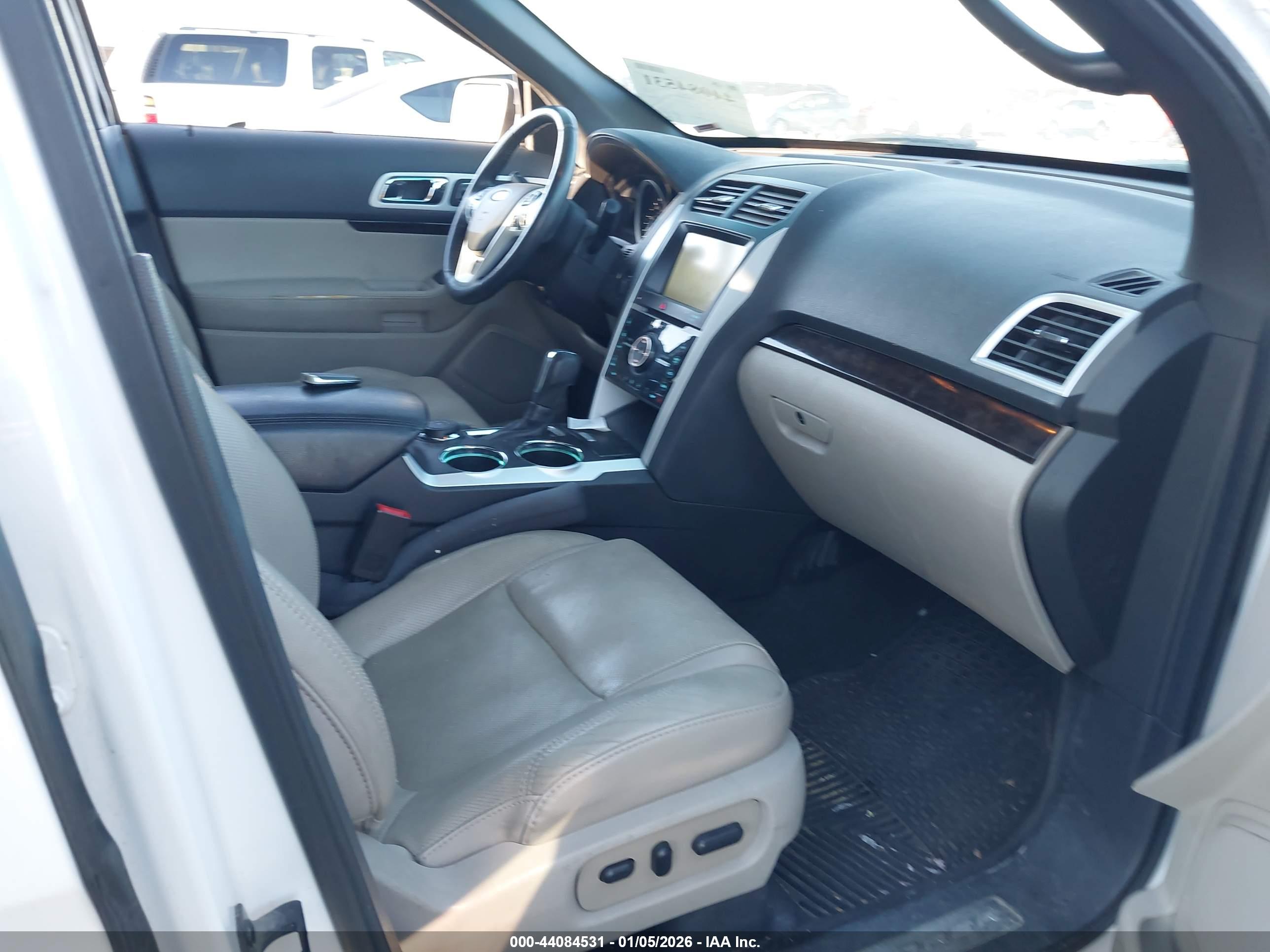 FORD EXPLORER image 5