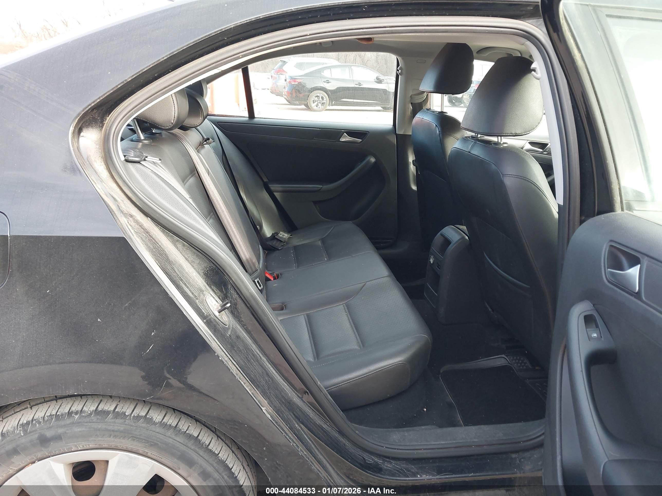 VOLKSWAGEN JETTA image 8