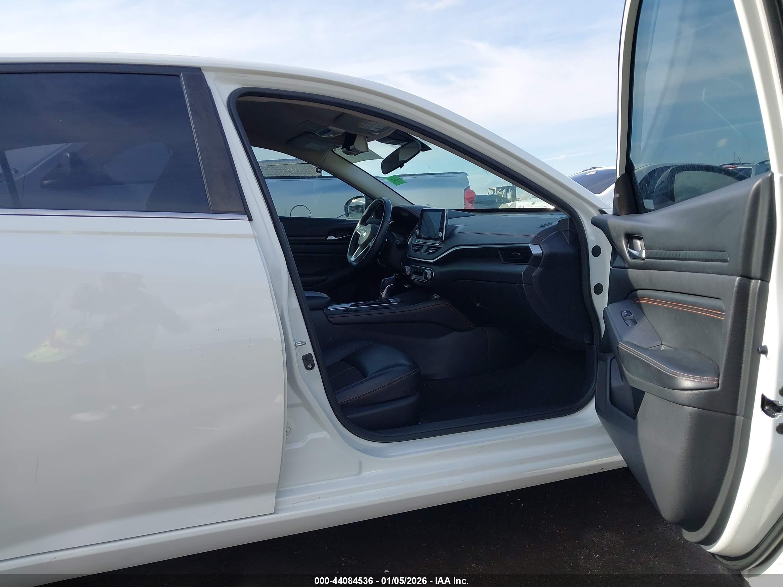 NISSAN ALTIMA image 5