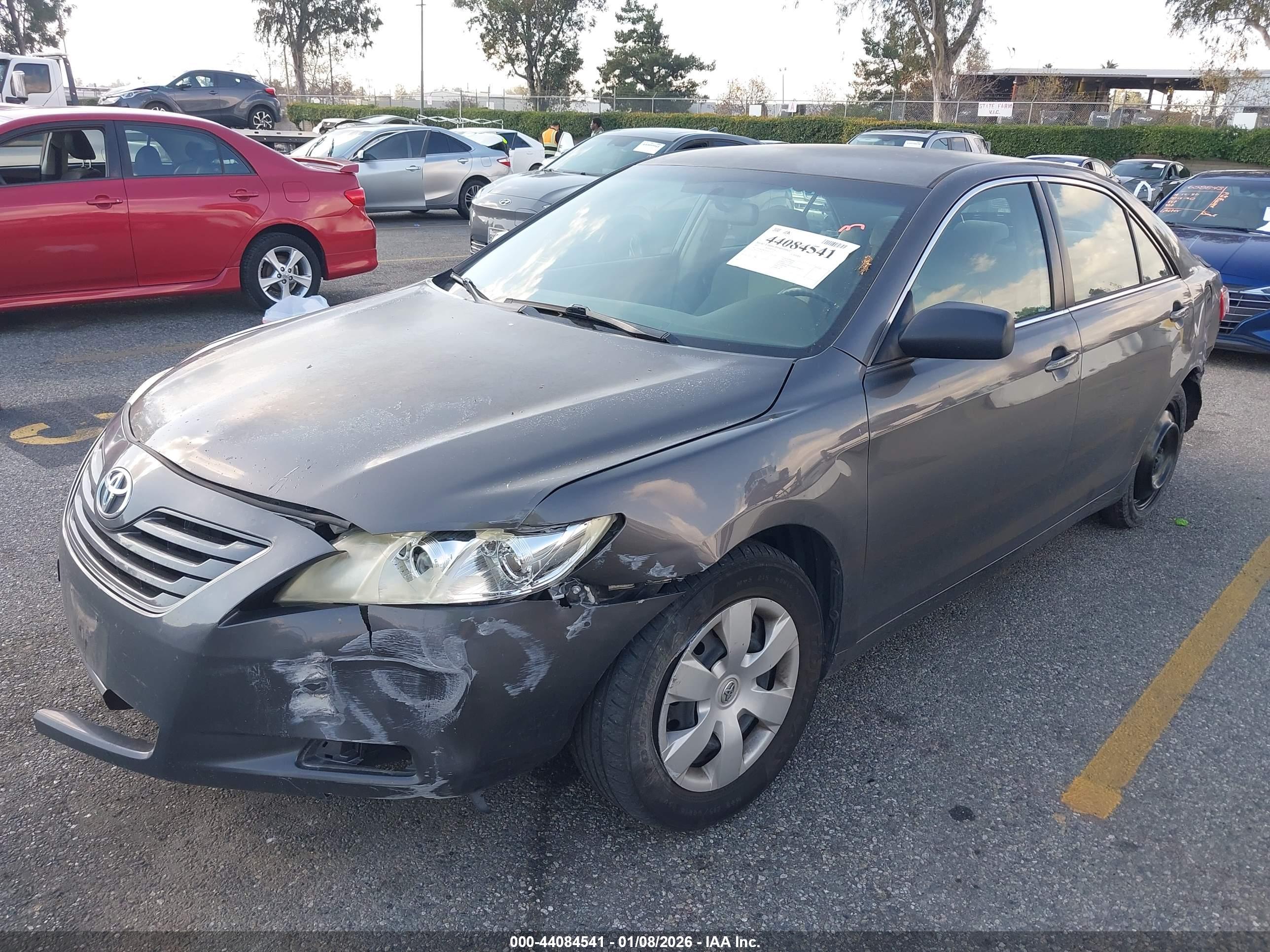 TOYOTA CAMRY image 2