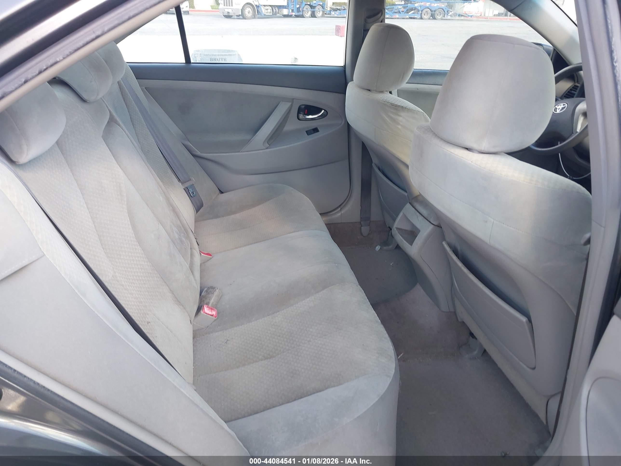 TOYOTA CAMRY image 8