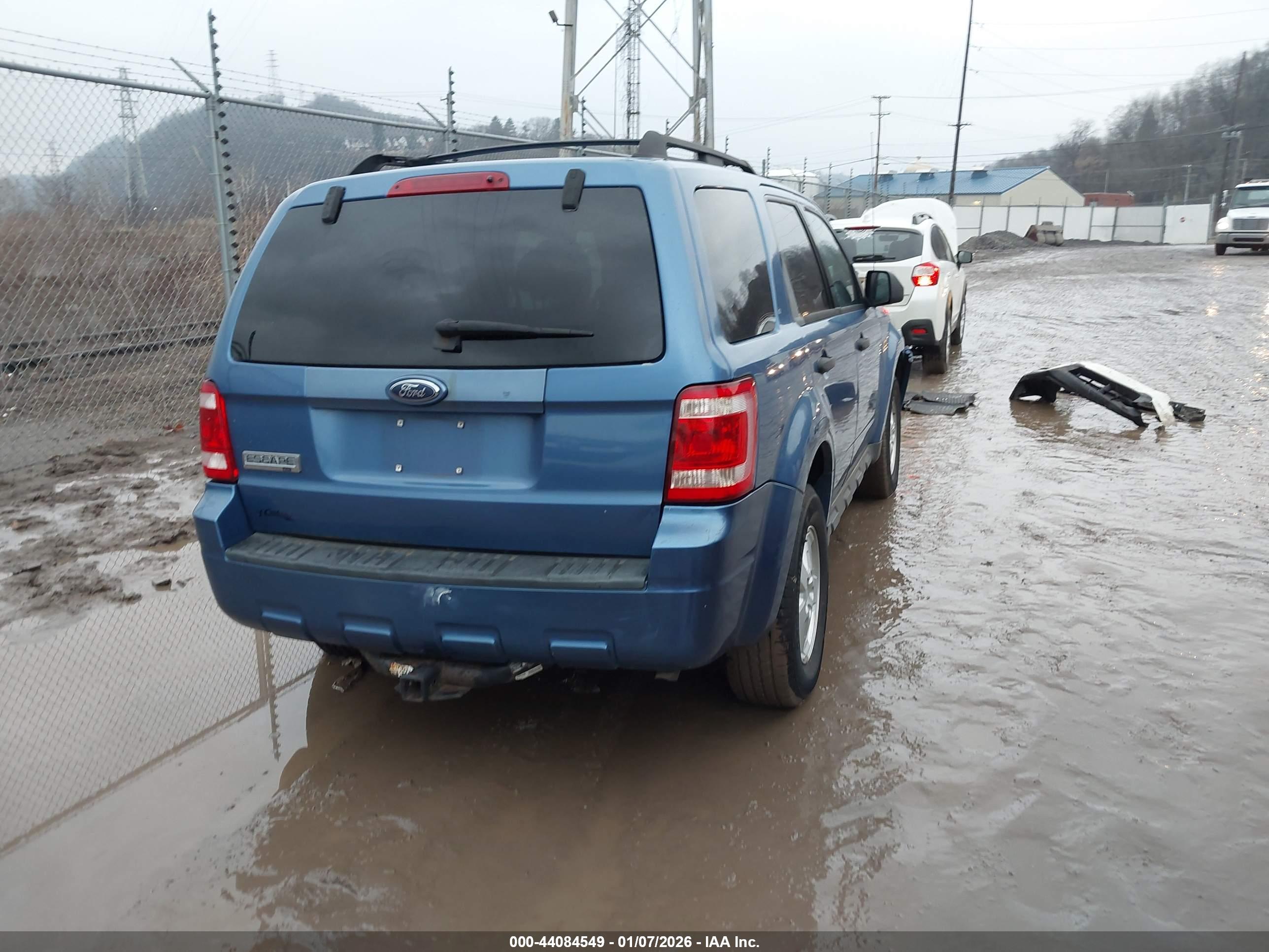 FORD ESCAPE image 4