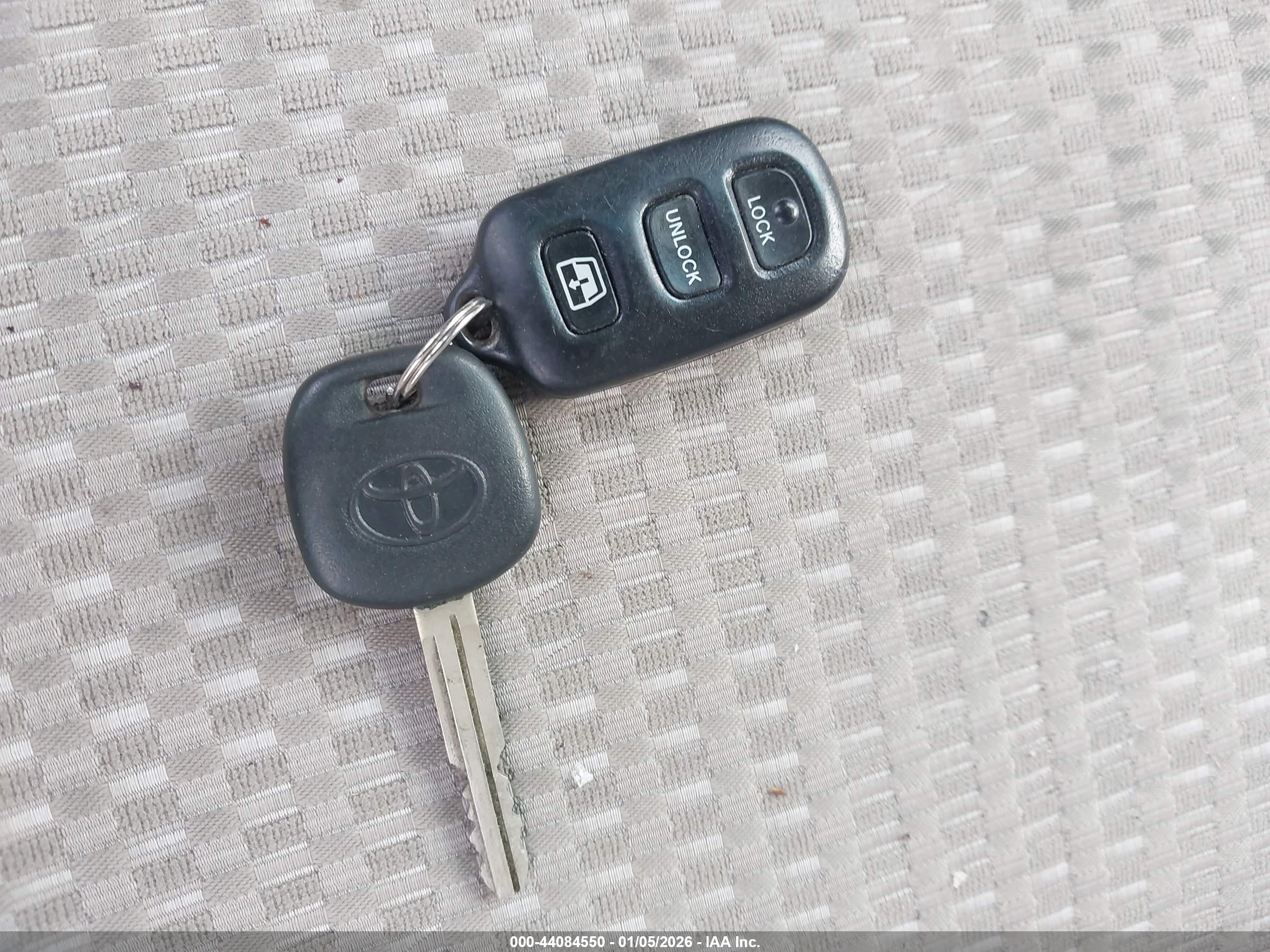 TOYOTA 4RUNNER image 11