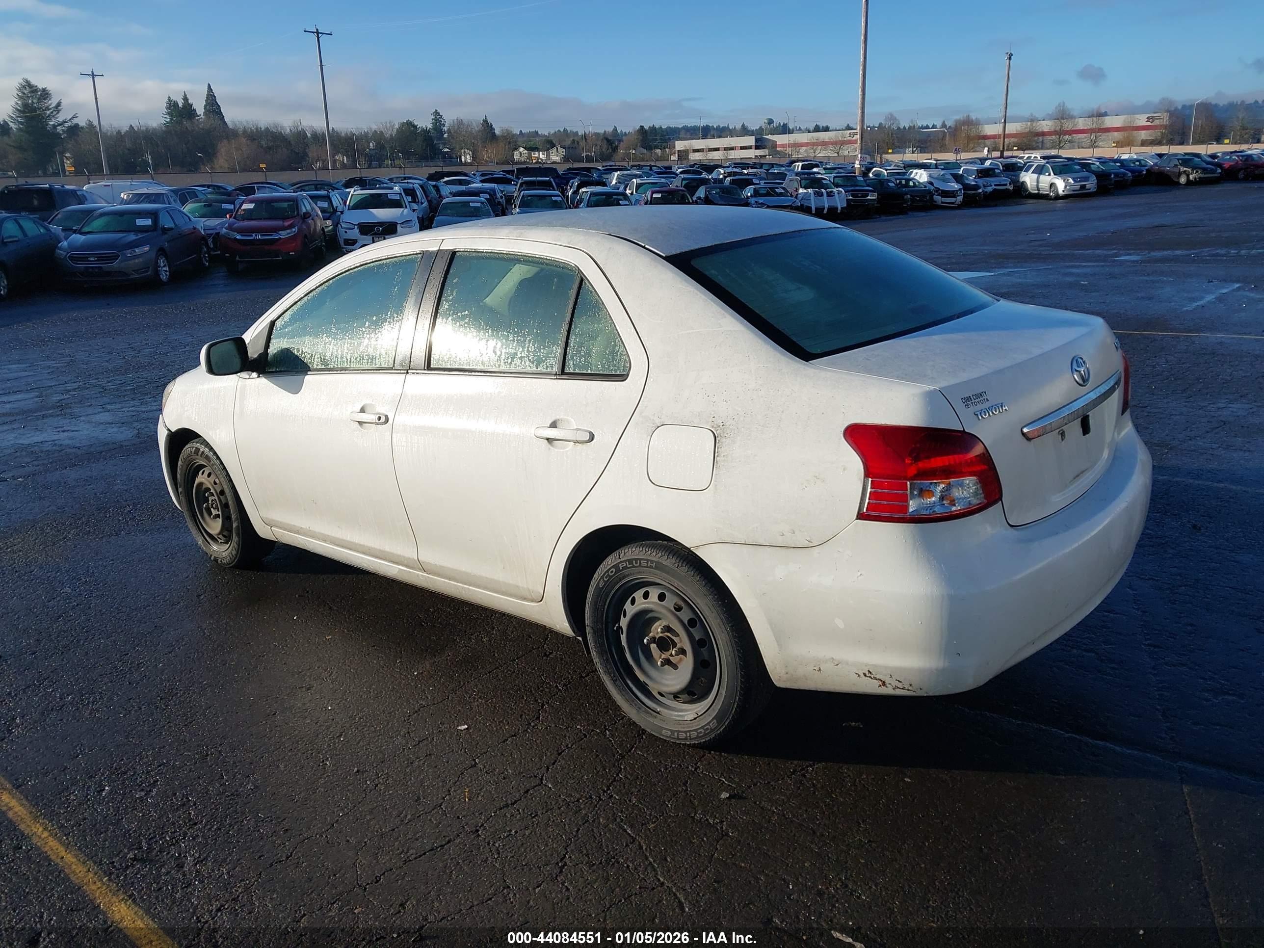 TOYOTA YARIS image 3