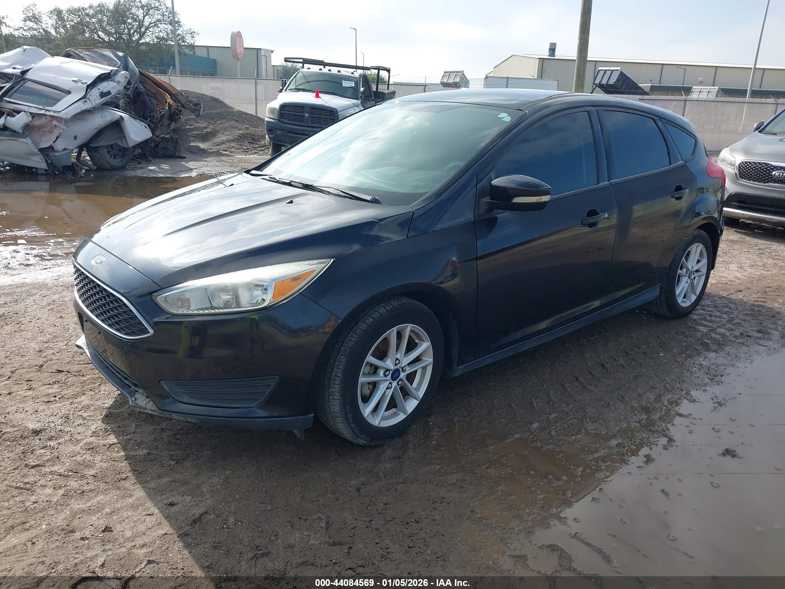 FORD FOCUS image 2