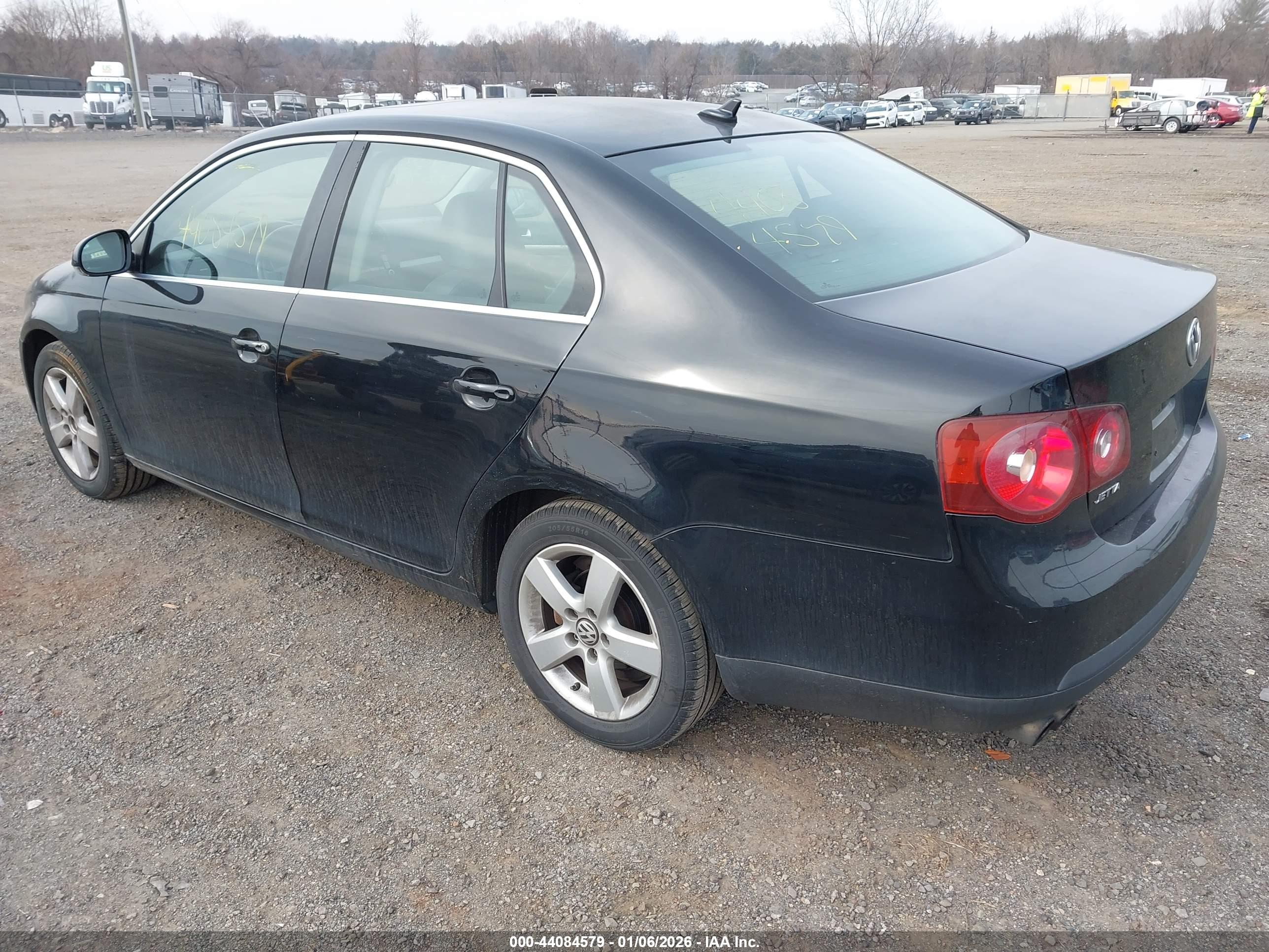 VOLKSWAGEN JETTA image 3