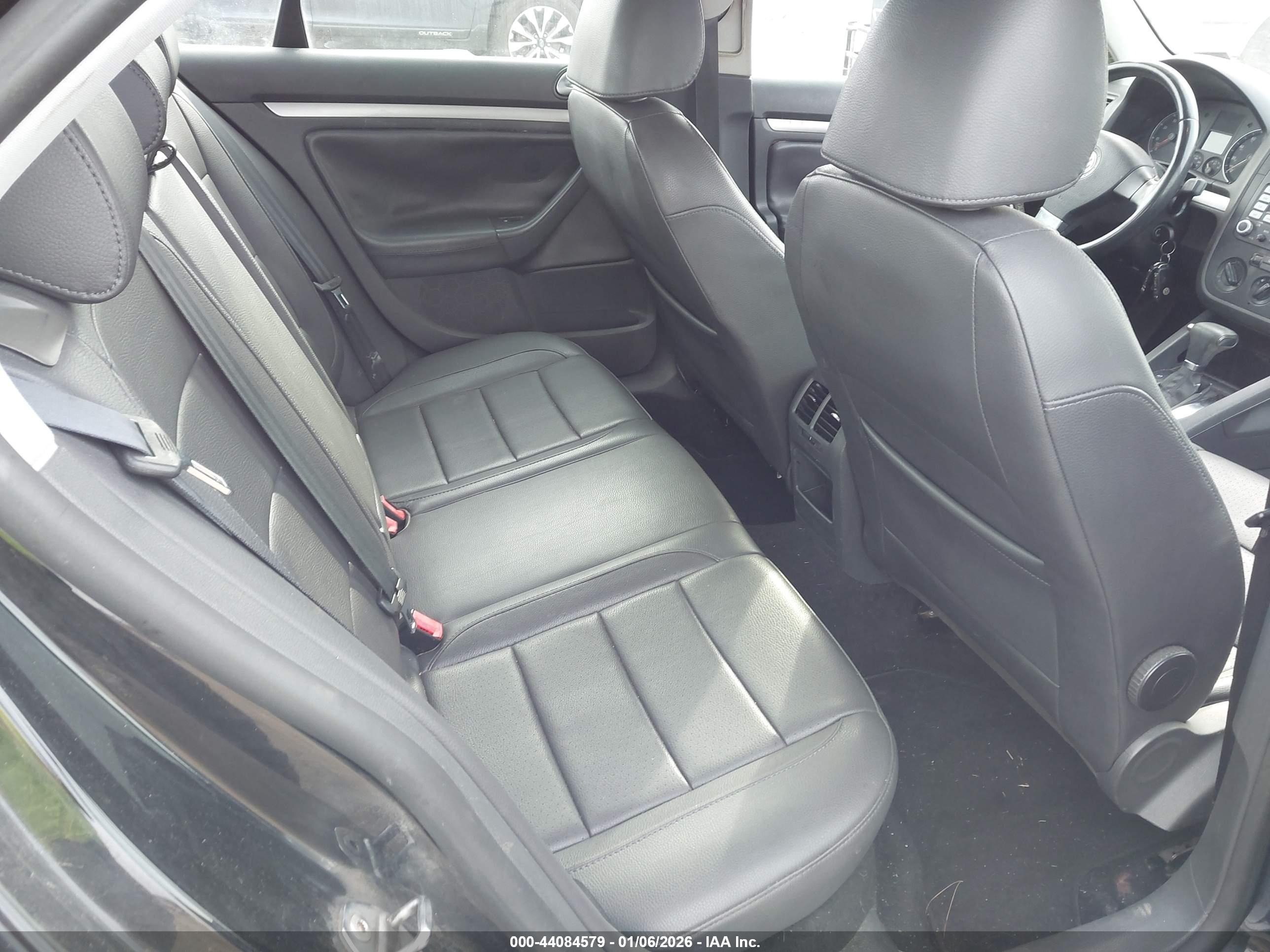VOLKSWAGEN JETTA image 8