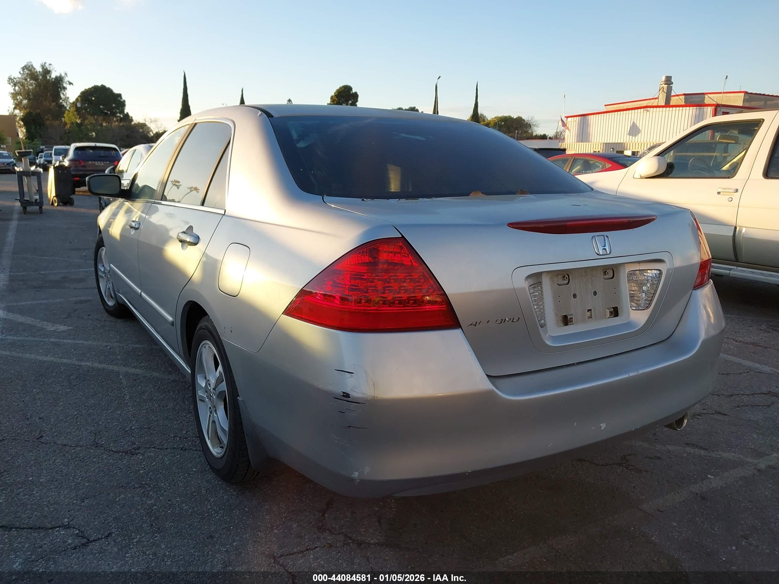 HONDA ACCORD image 3