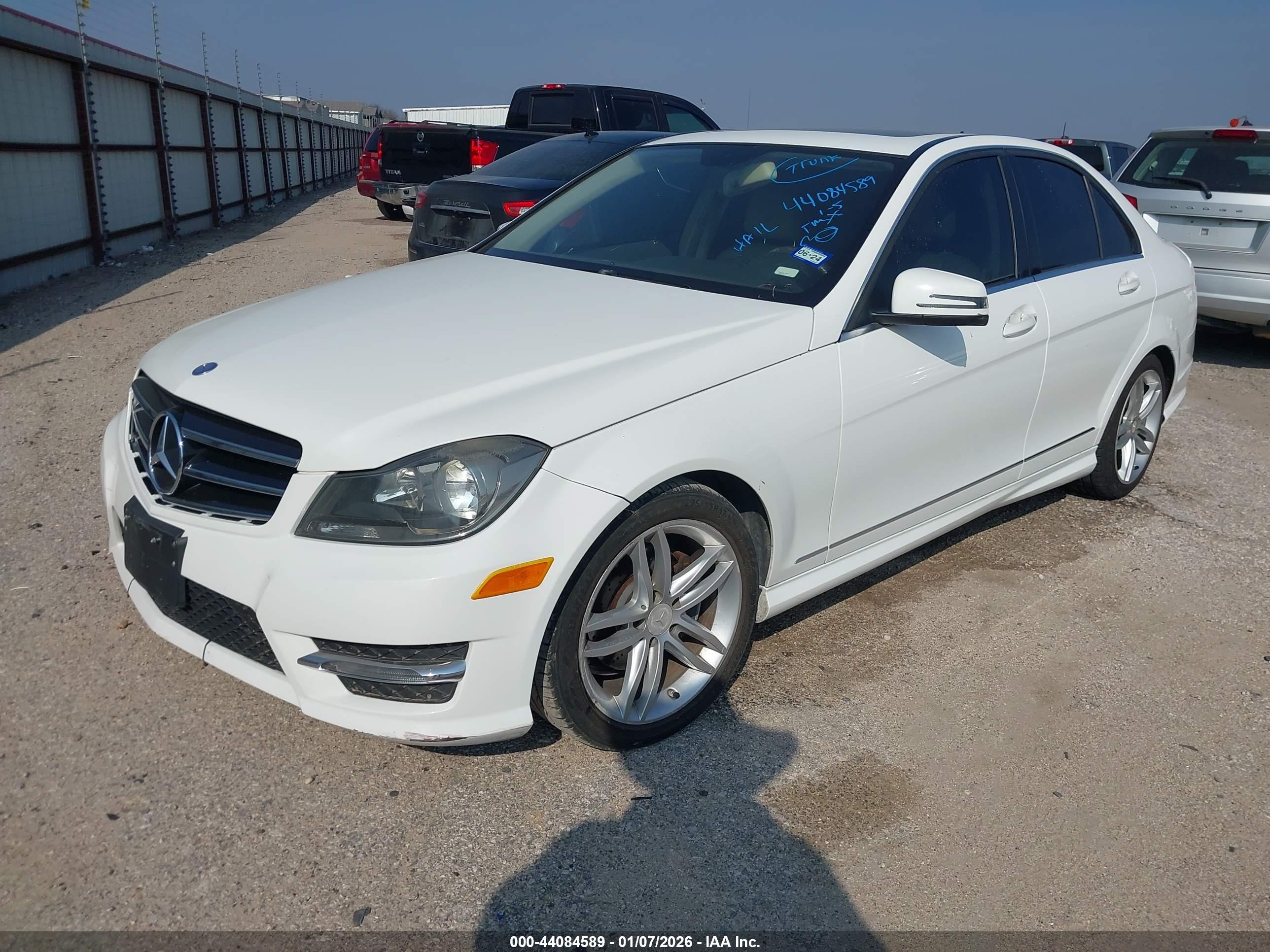 MERCEDES-BENZ C-CLASS image 2