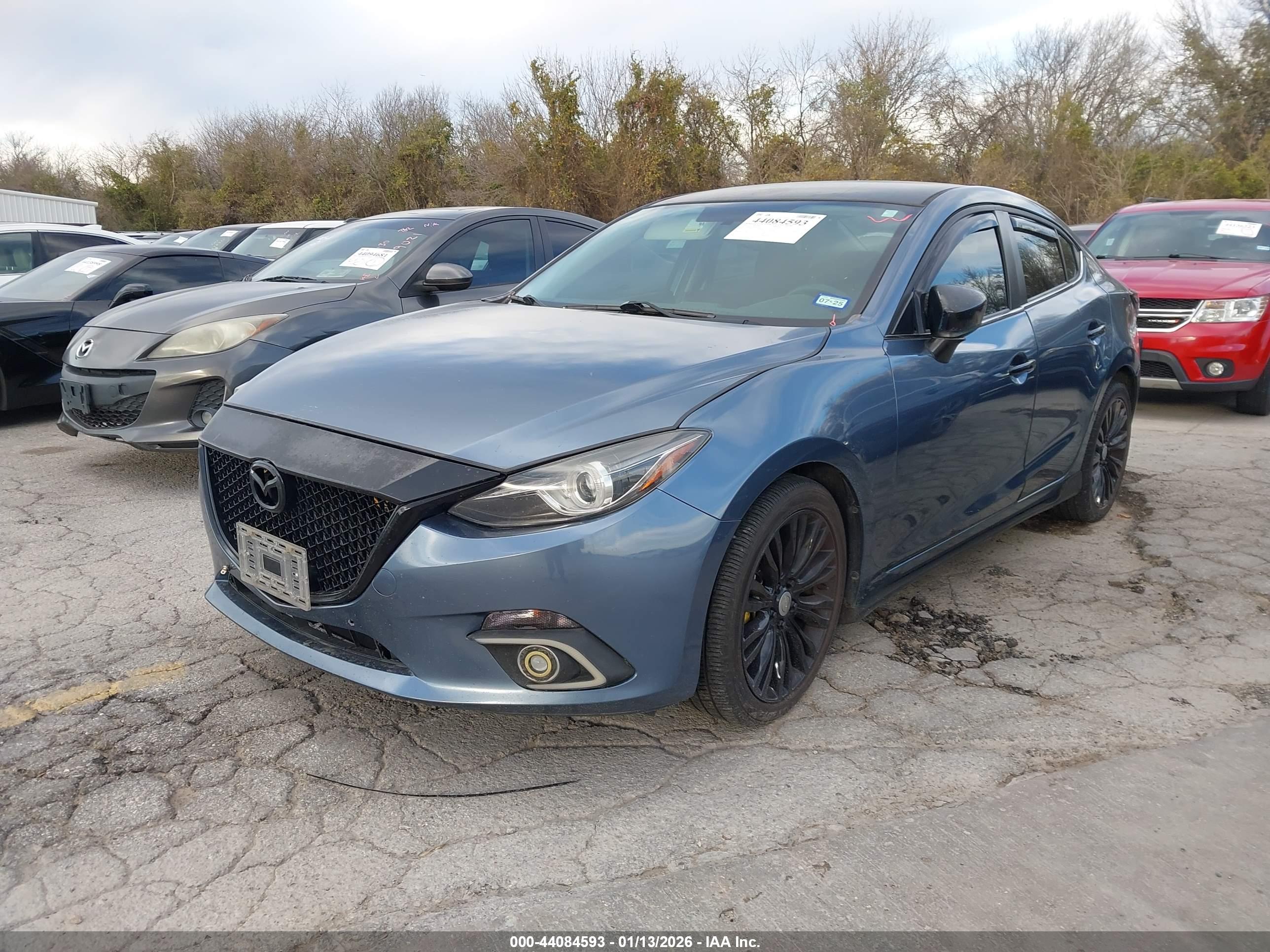 MAZDA MAZDA3 image 2