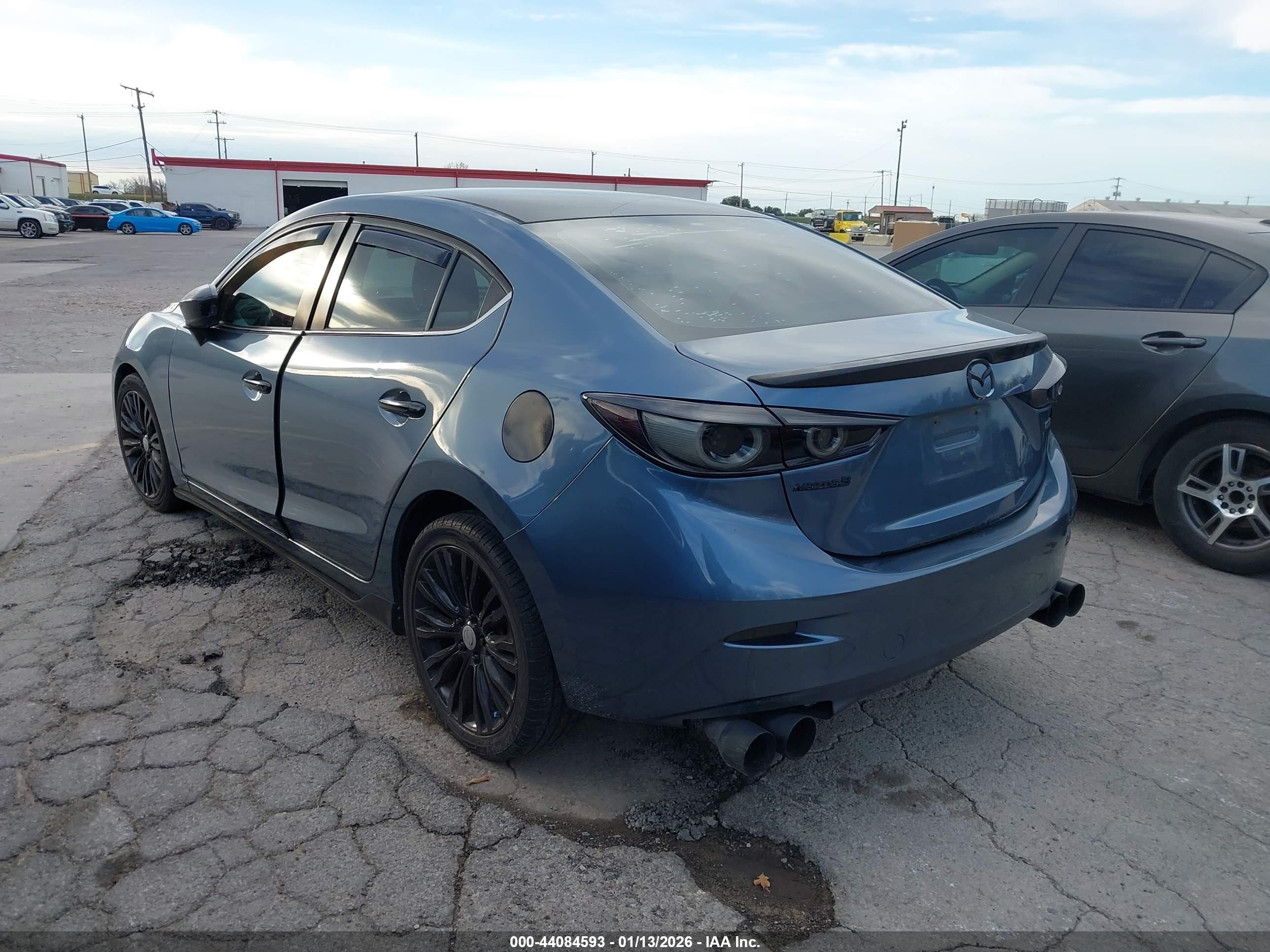 MAZDA MAZDA3 image 3