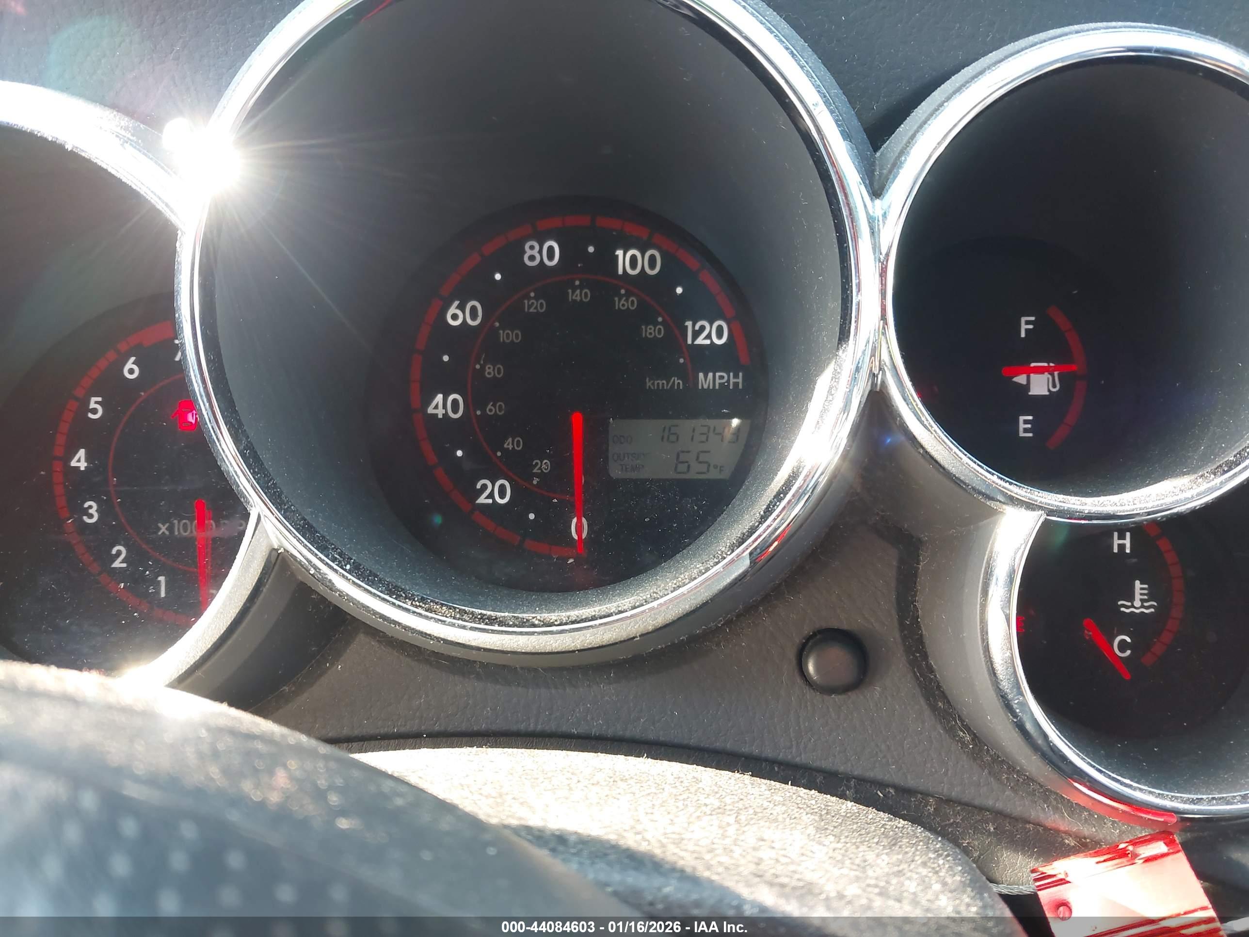 PONTIAC VIBE image 7