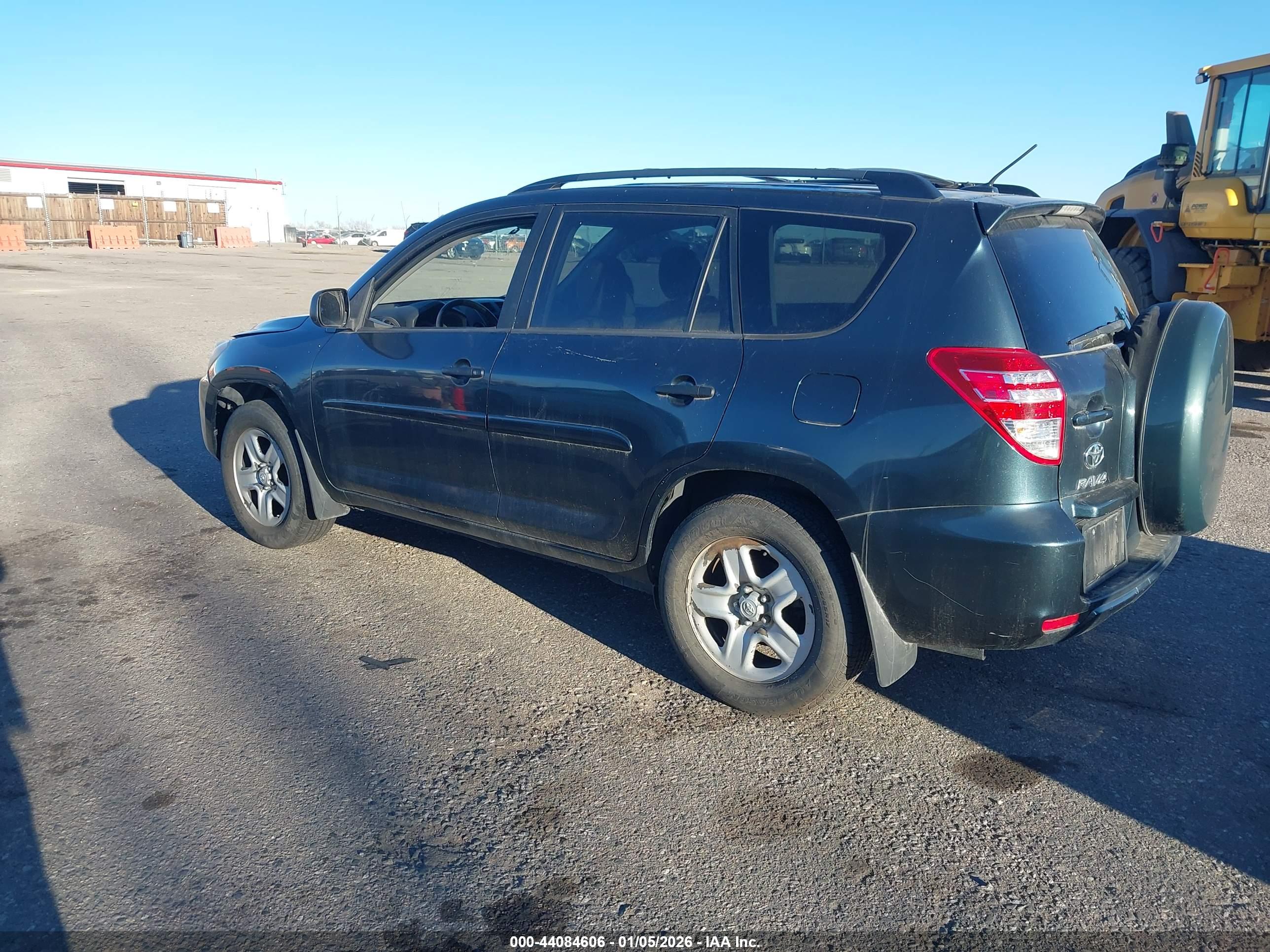 TOYOTA RAV4 image 3