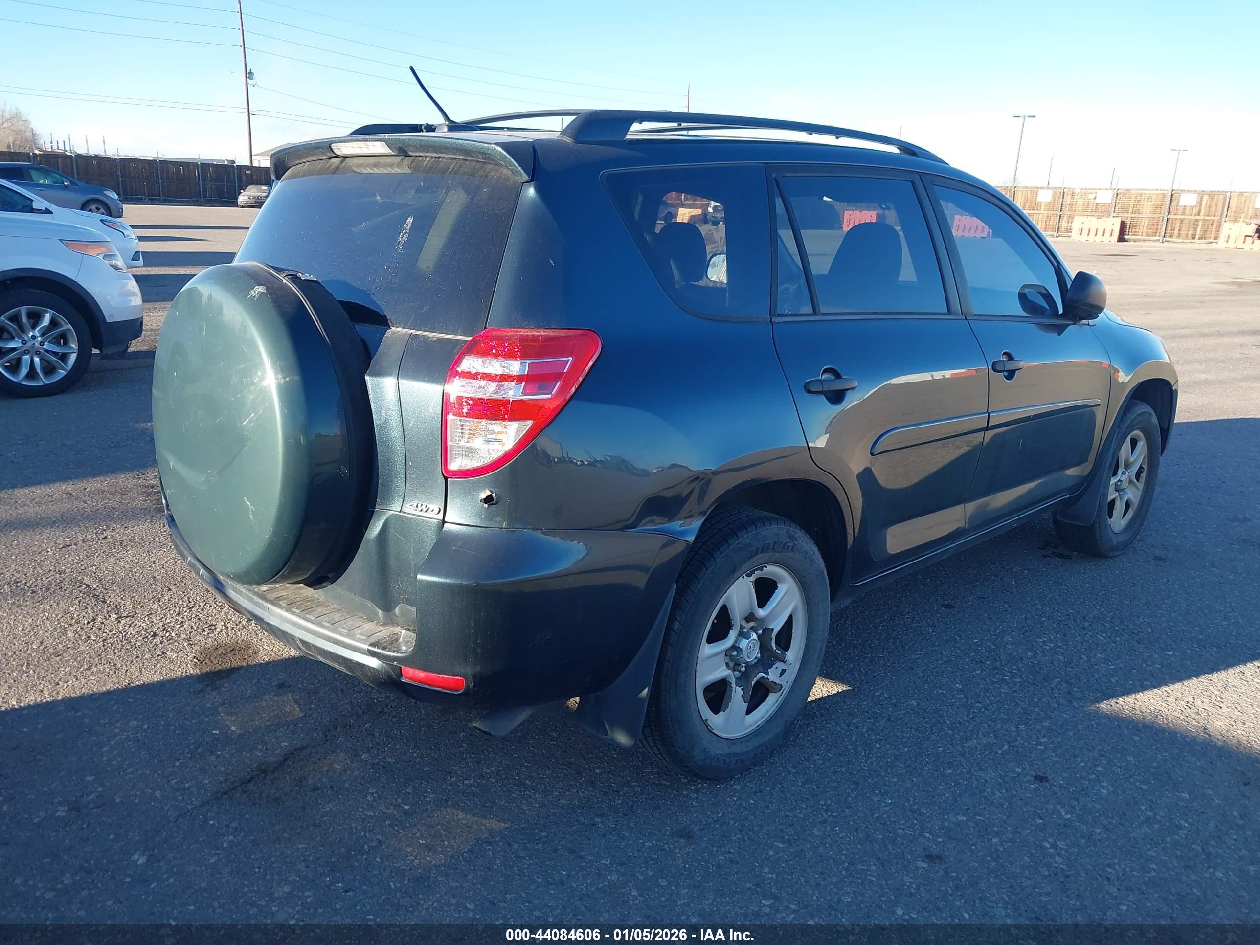 TOYOTA RAV4 image 4
