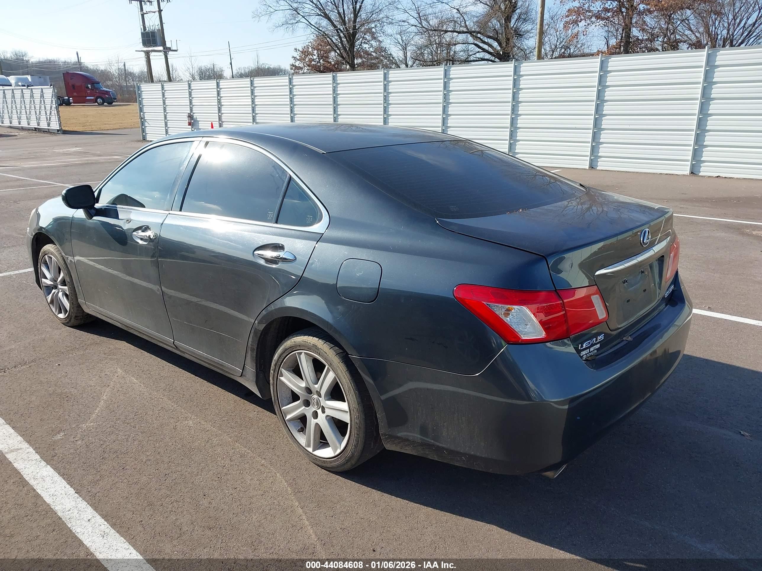 LEXUS ES image 3